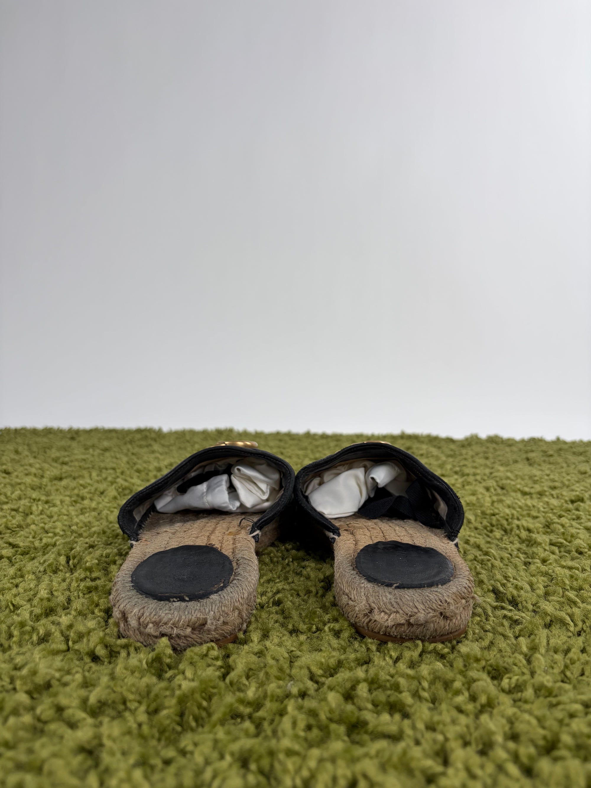 Sandali Gucci Size 38.5 neri e oro
