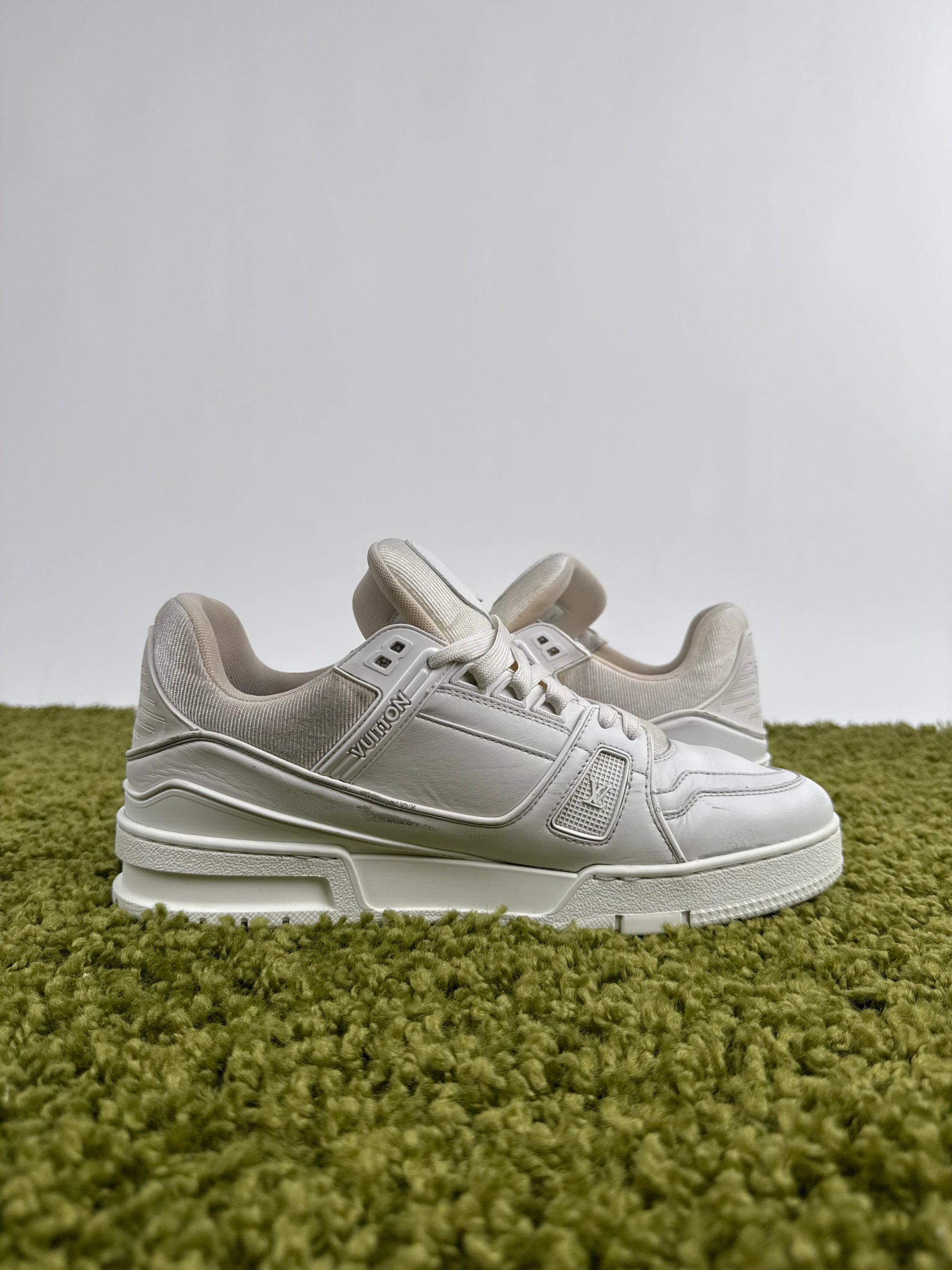 Louis Vuitton Trainer 42 veste 43