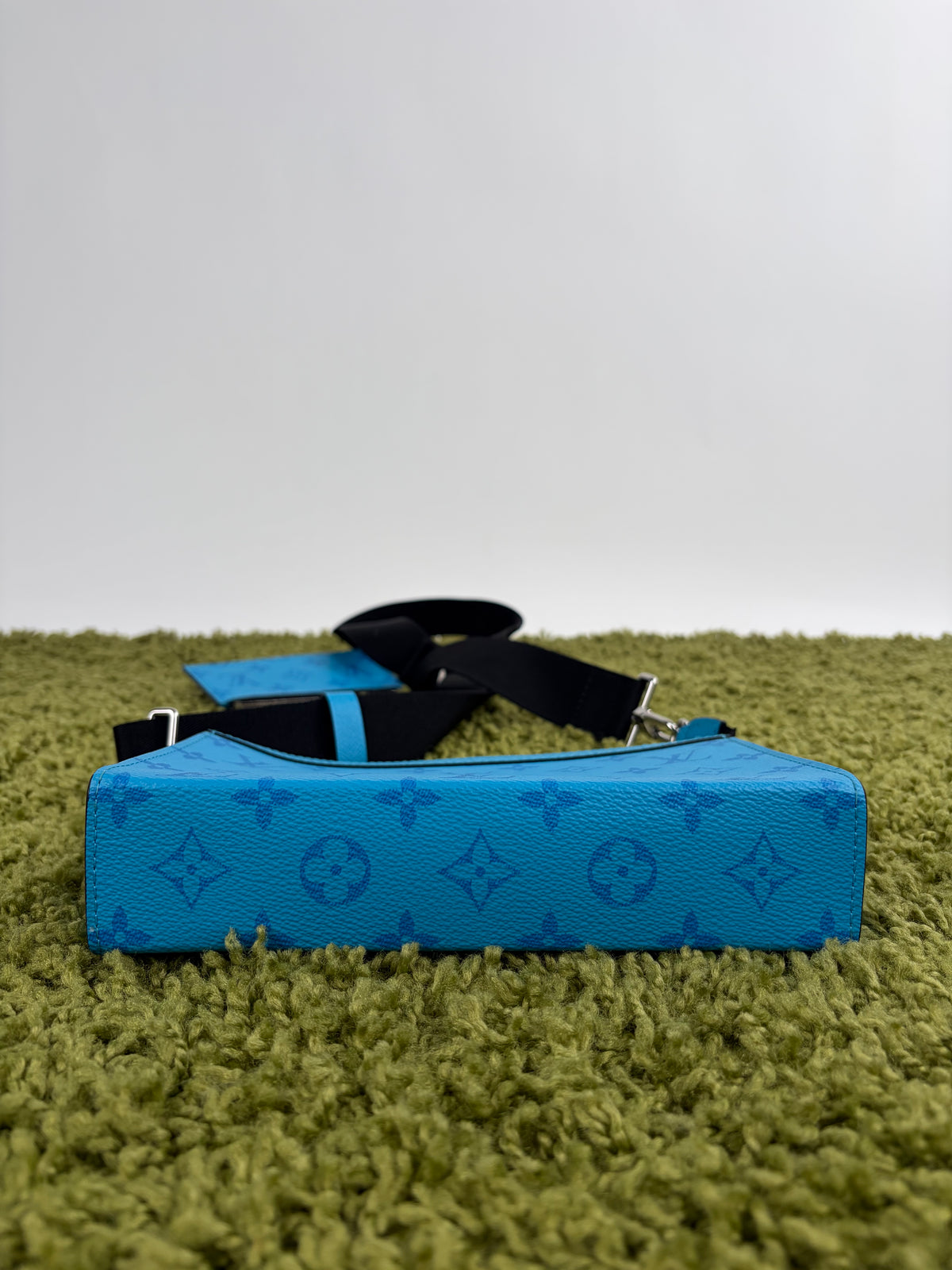 Mini Borsa a tracolla Louis Vuitton Gaston Azzurra