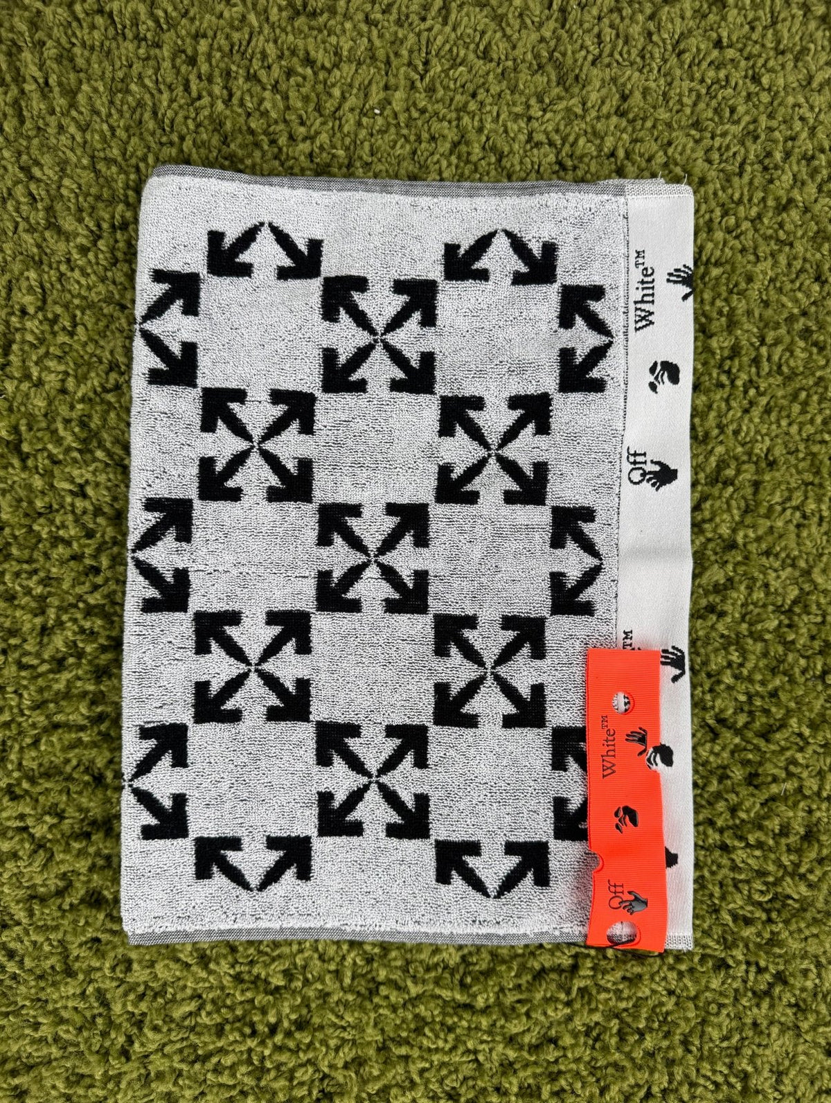 Telo da Bagno Off White grande e piccolo Nero Bianco - Second Hand Di Fiore