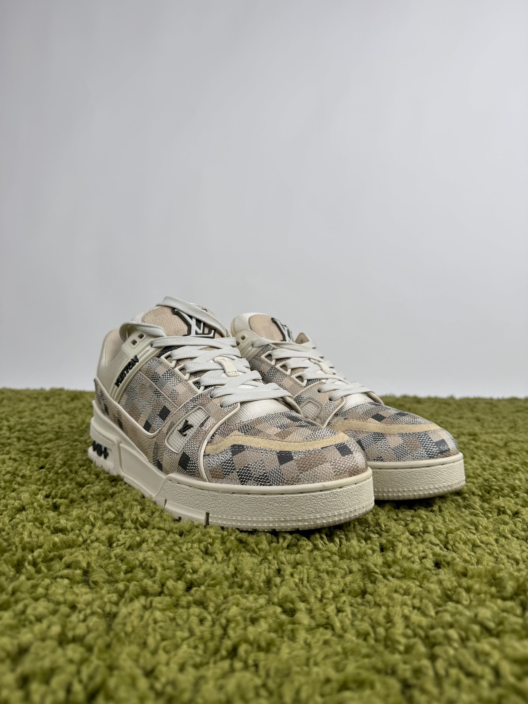Louis Vuitton Trainer 41 veste 42
