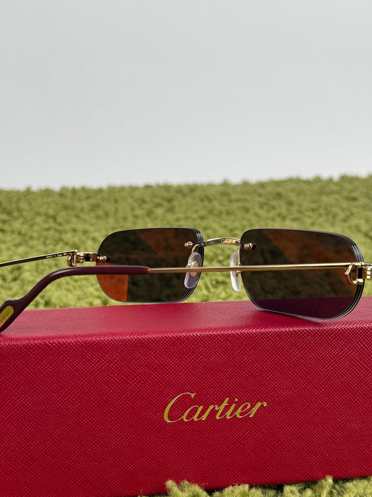 Occhiali da sole Cartier Decor C Classique nero con asta oro