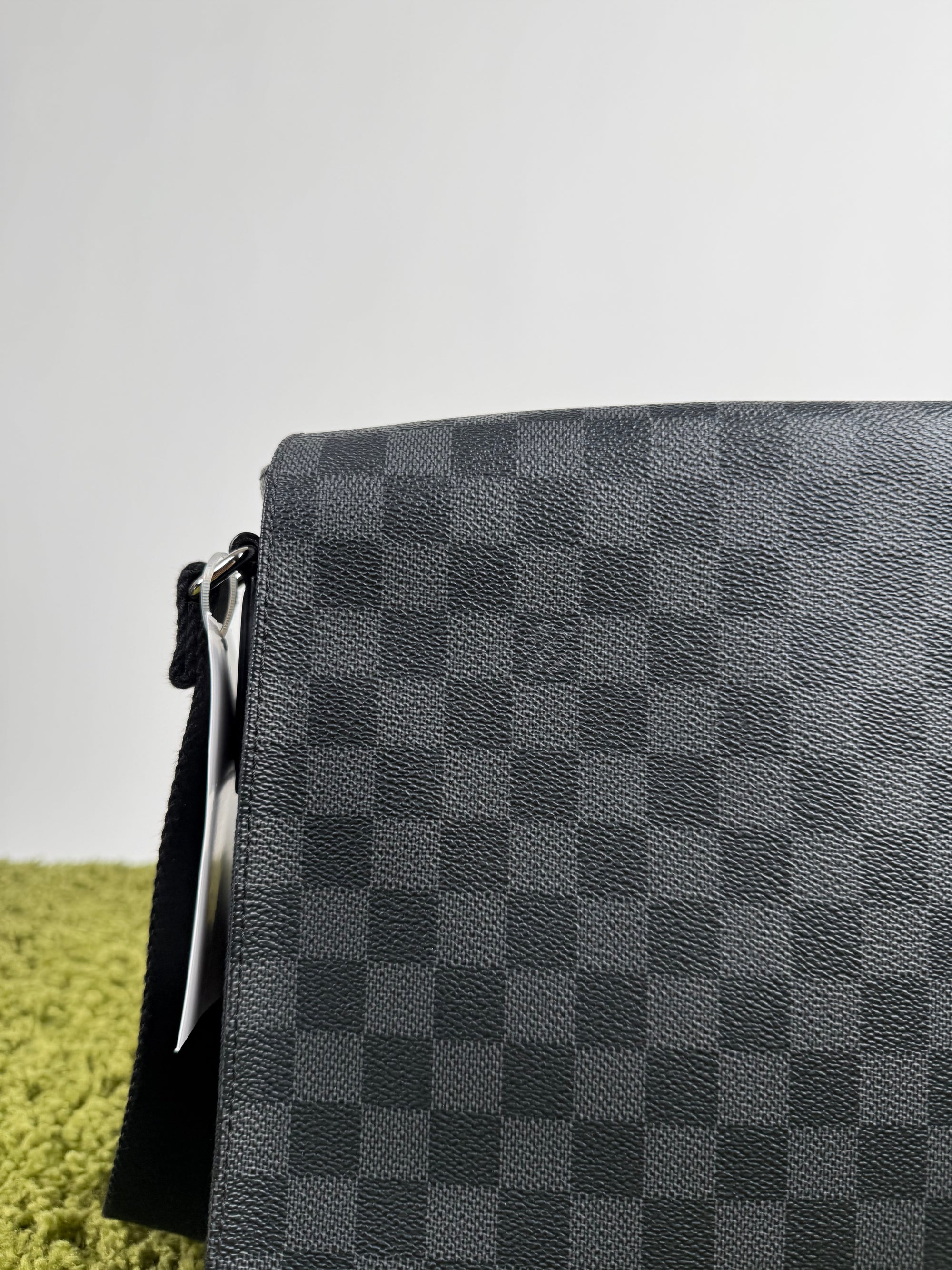 Borsello Messenger District Louis Vuitton Grigio