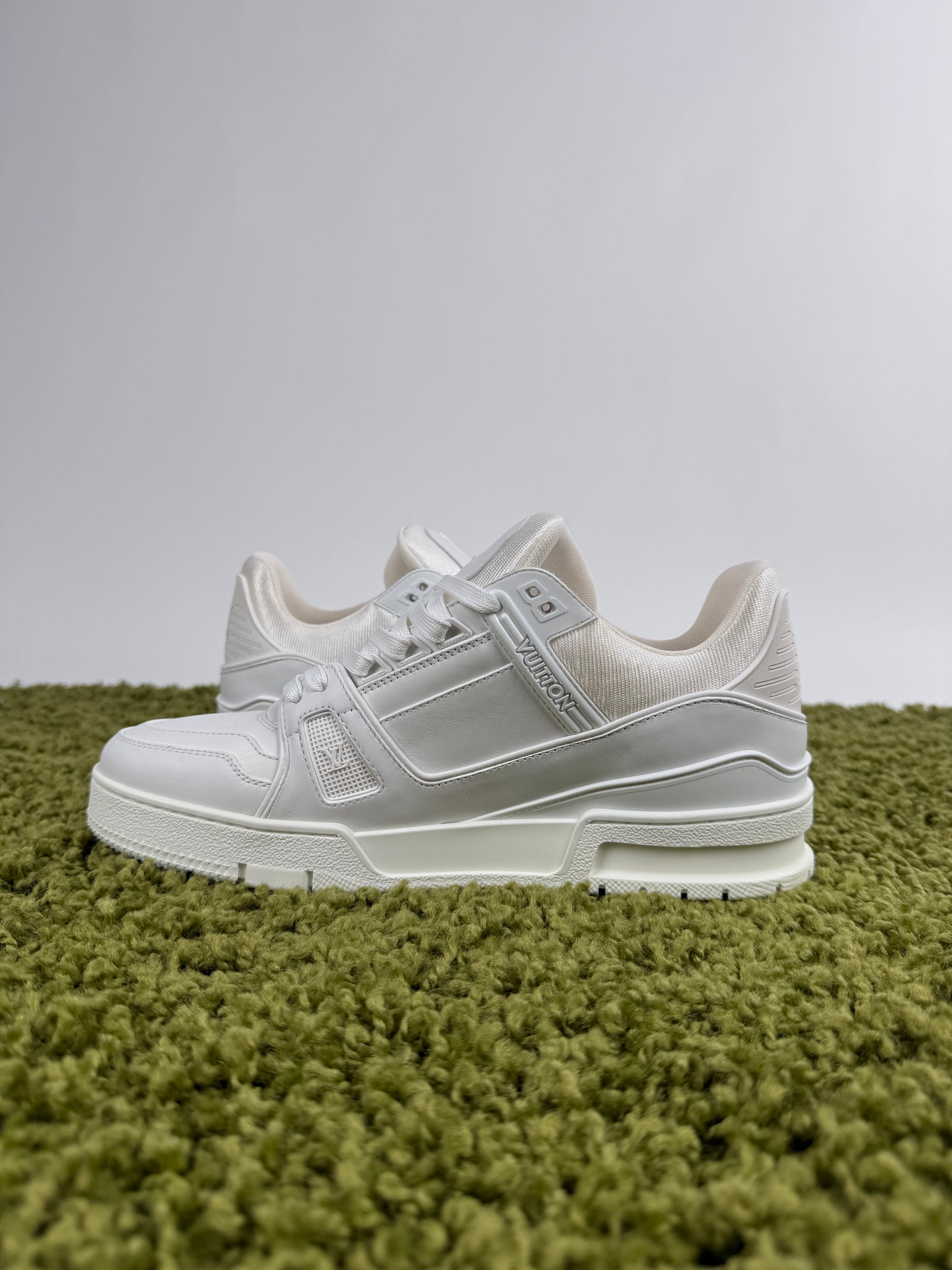 Louis Vuitton Trainer Bianca 7.5