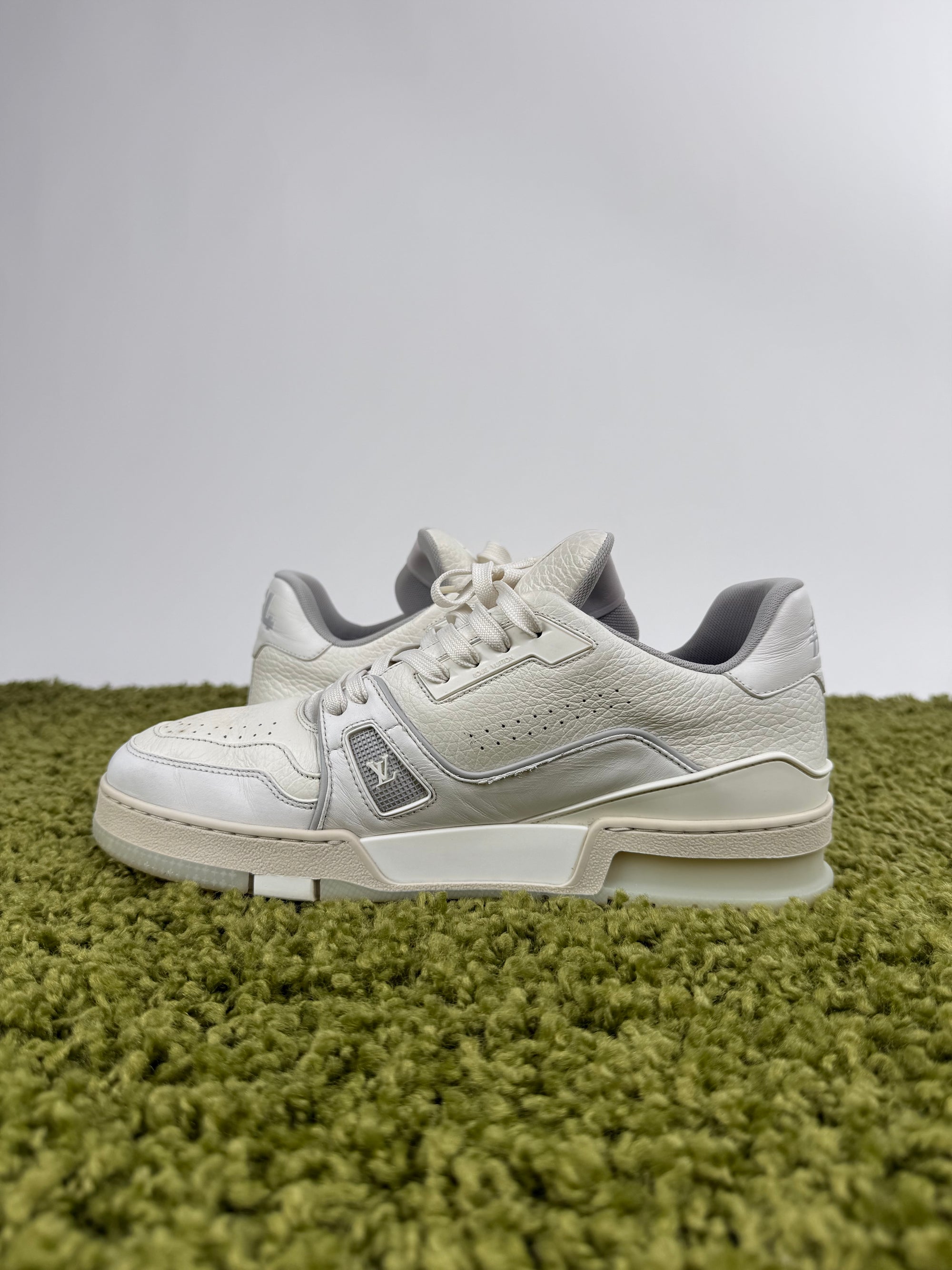 Louis Vuitton Trainer Bianca 7.5