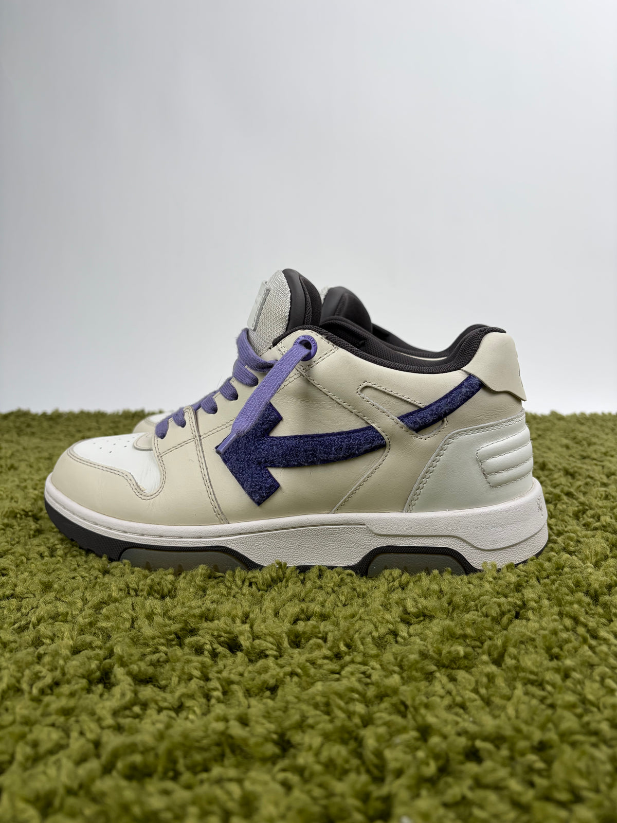Off-White Out Of Office Viola 42