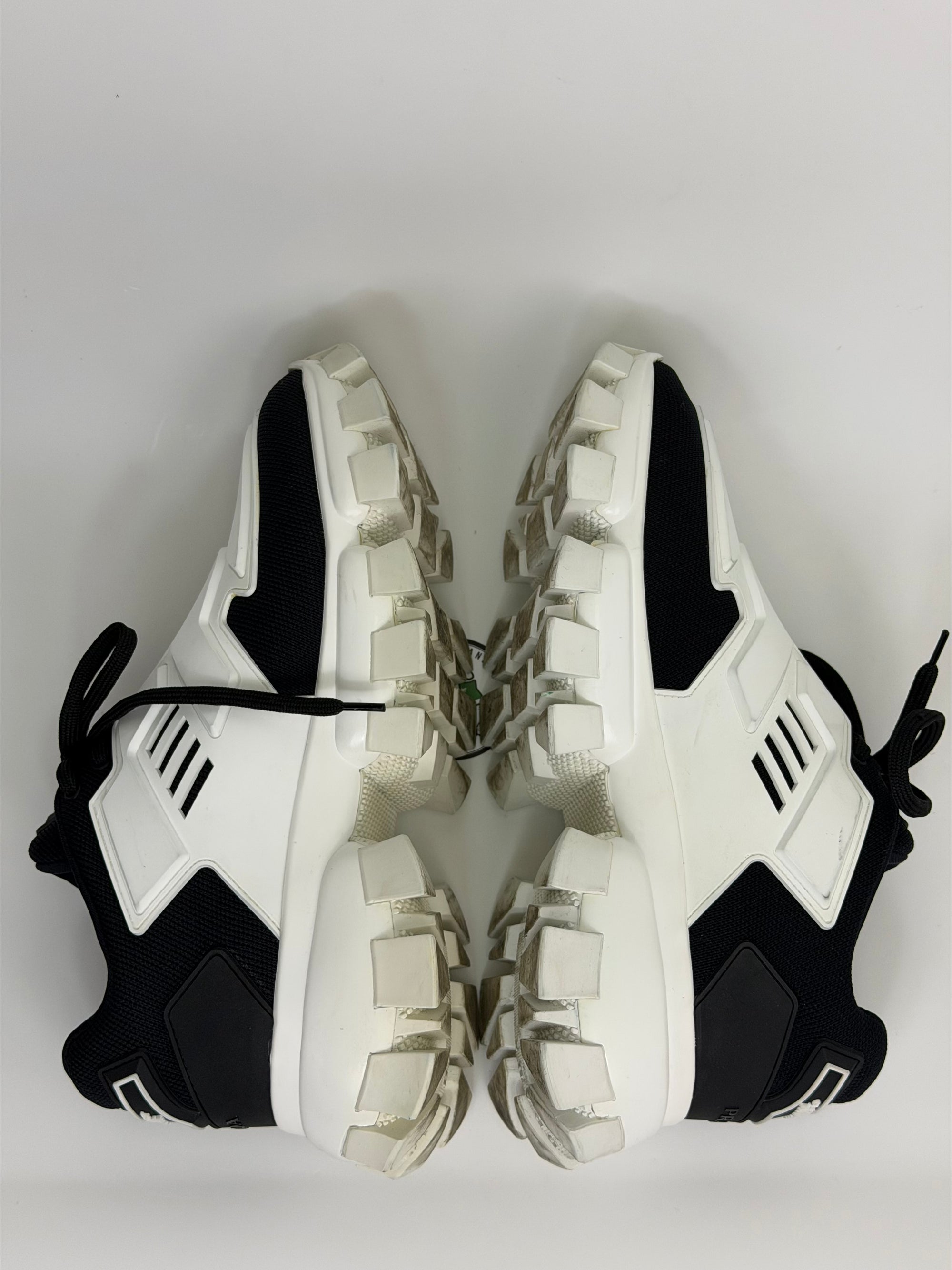 Prada Thunder Size 39.5 bianche e nere