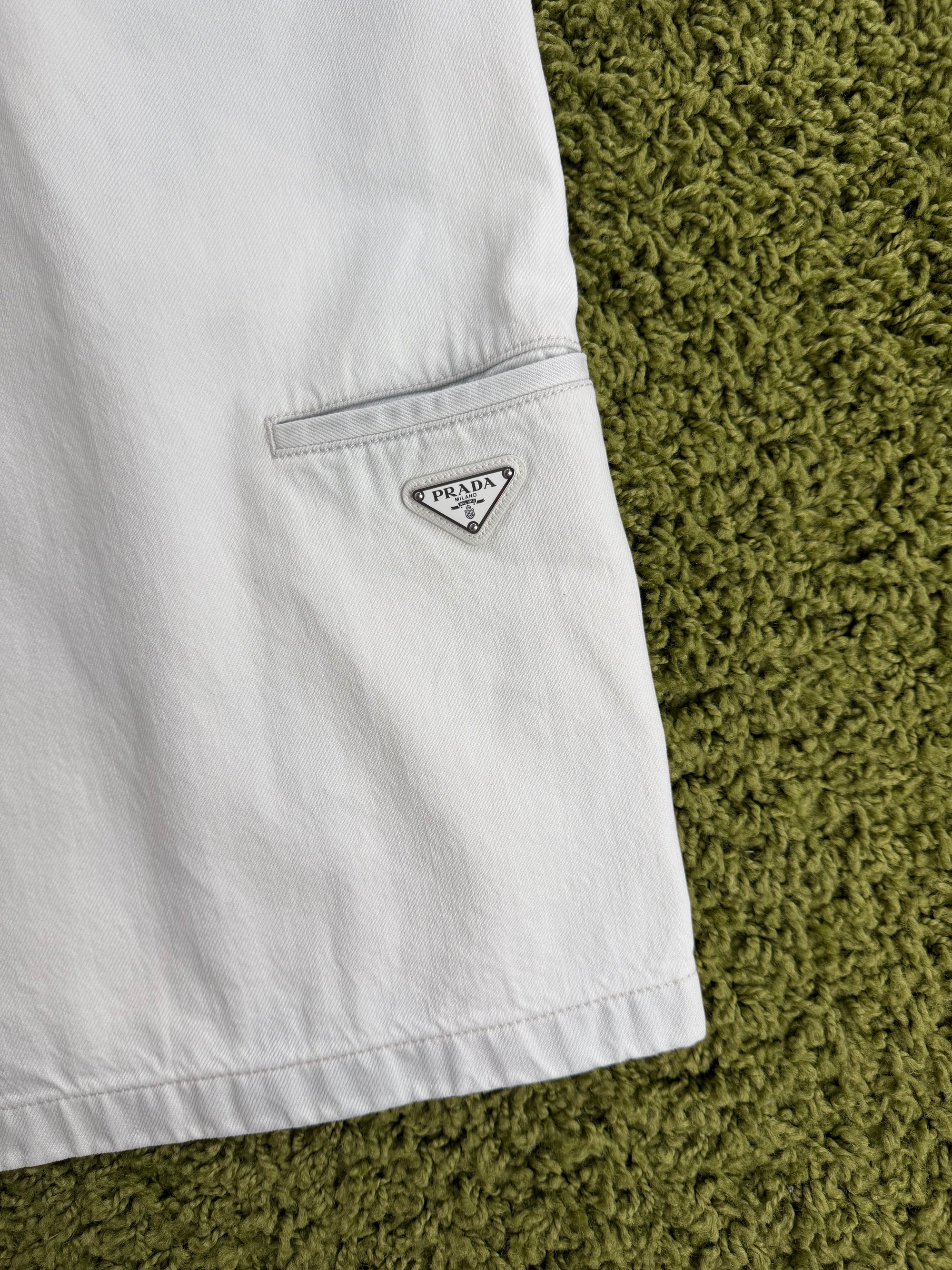 Pantaloncino Prada in denim Bianco 54