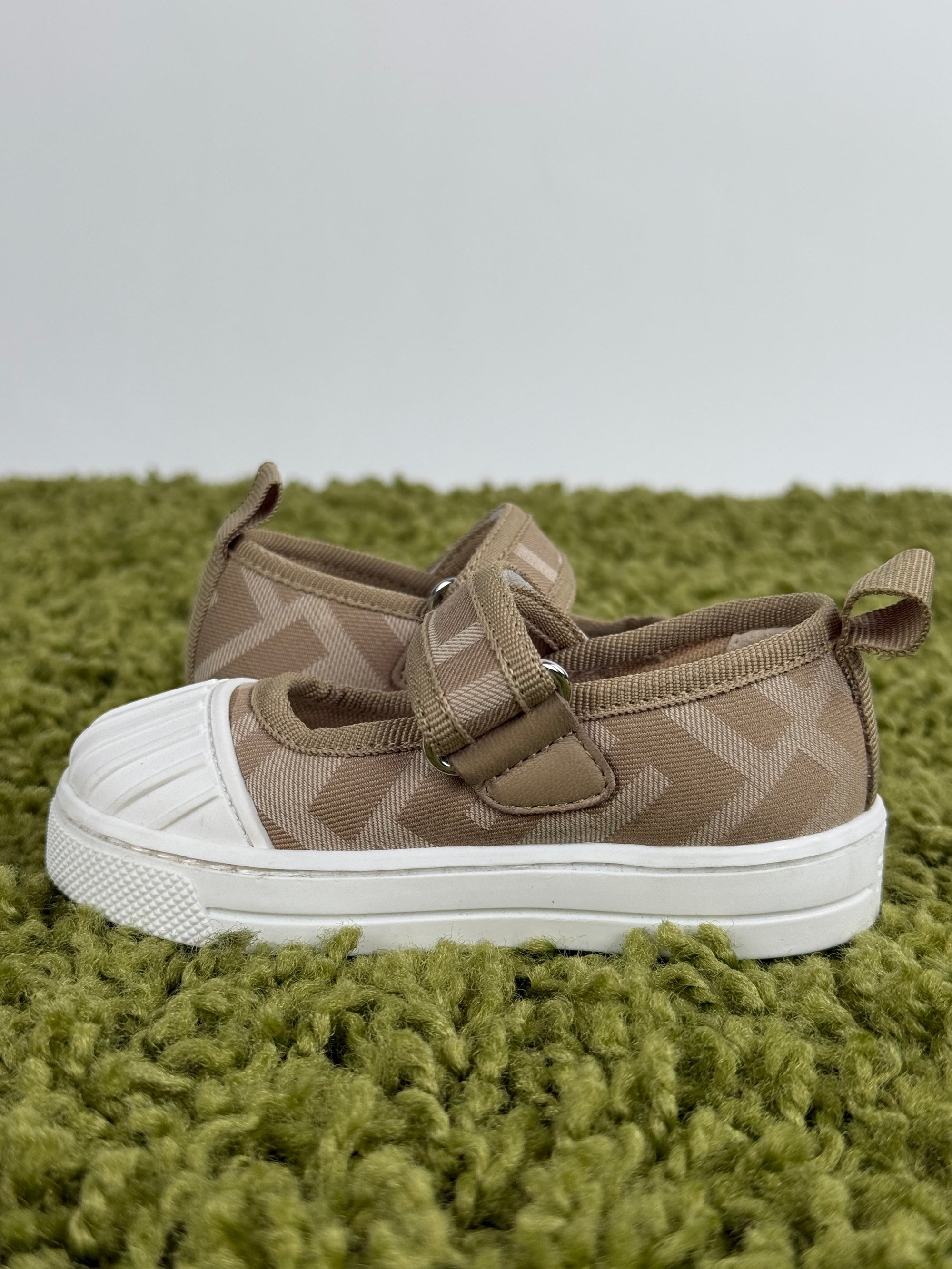 Fendi Kids Sneaker Beige  19