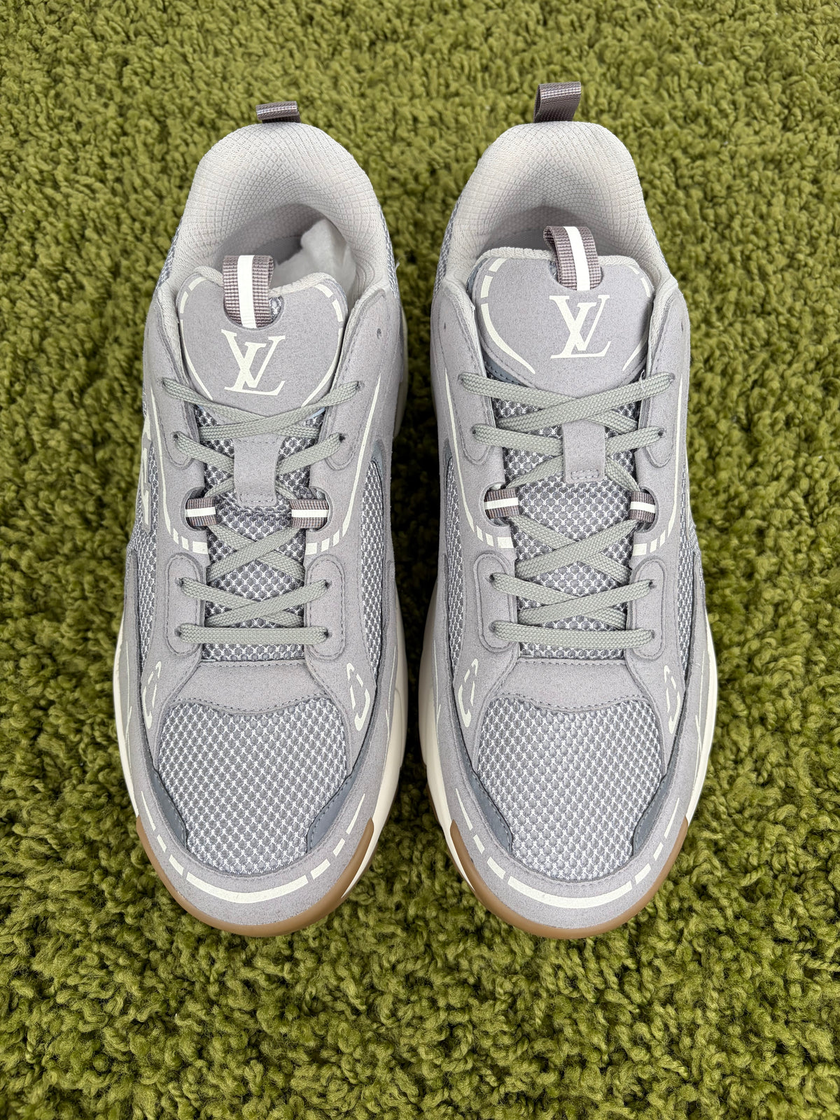 Louis Vuitton Tatic Runner Grigio 9
