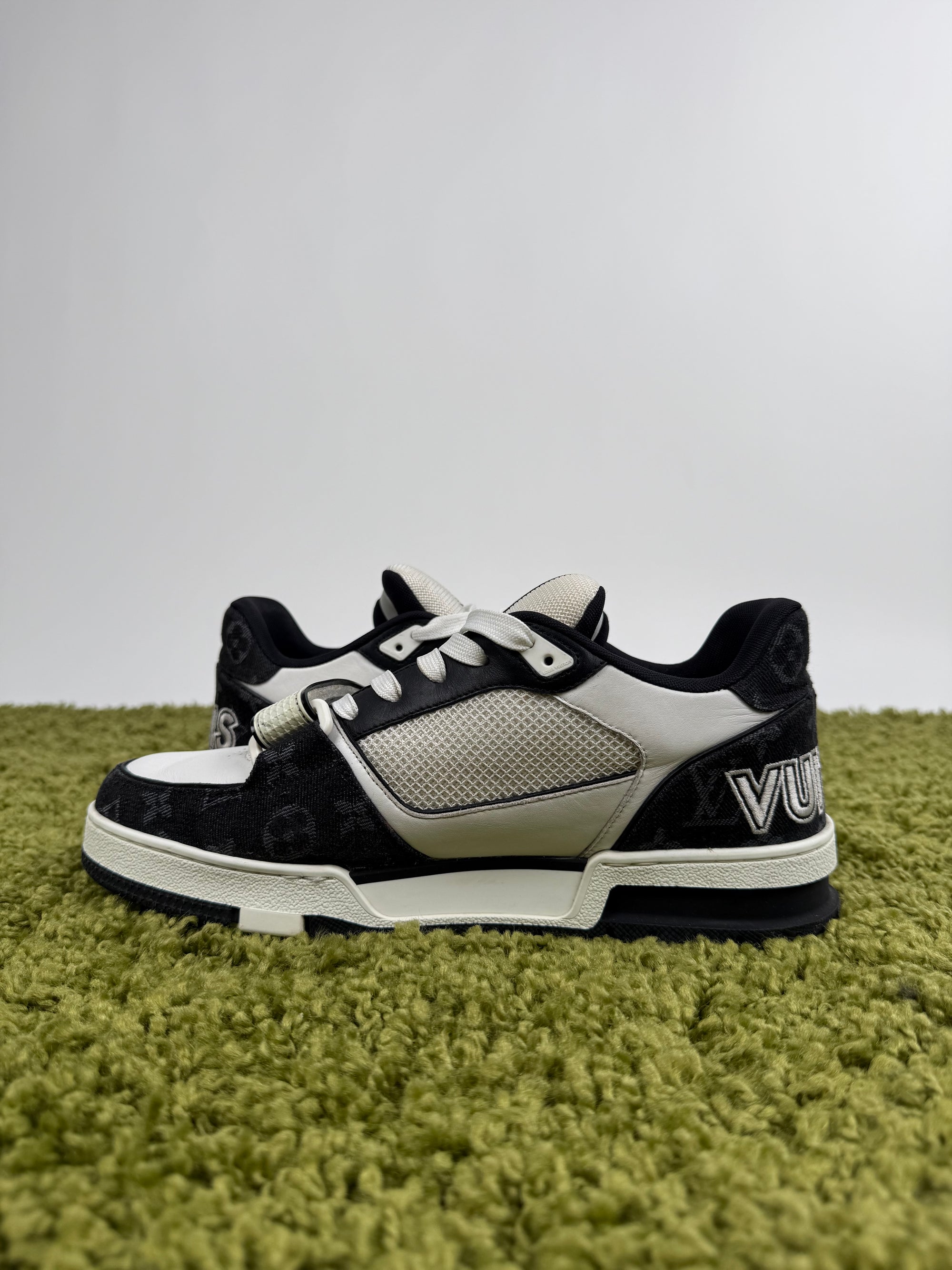 Louis Vuitton Trainer 42 veste 43