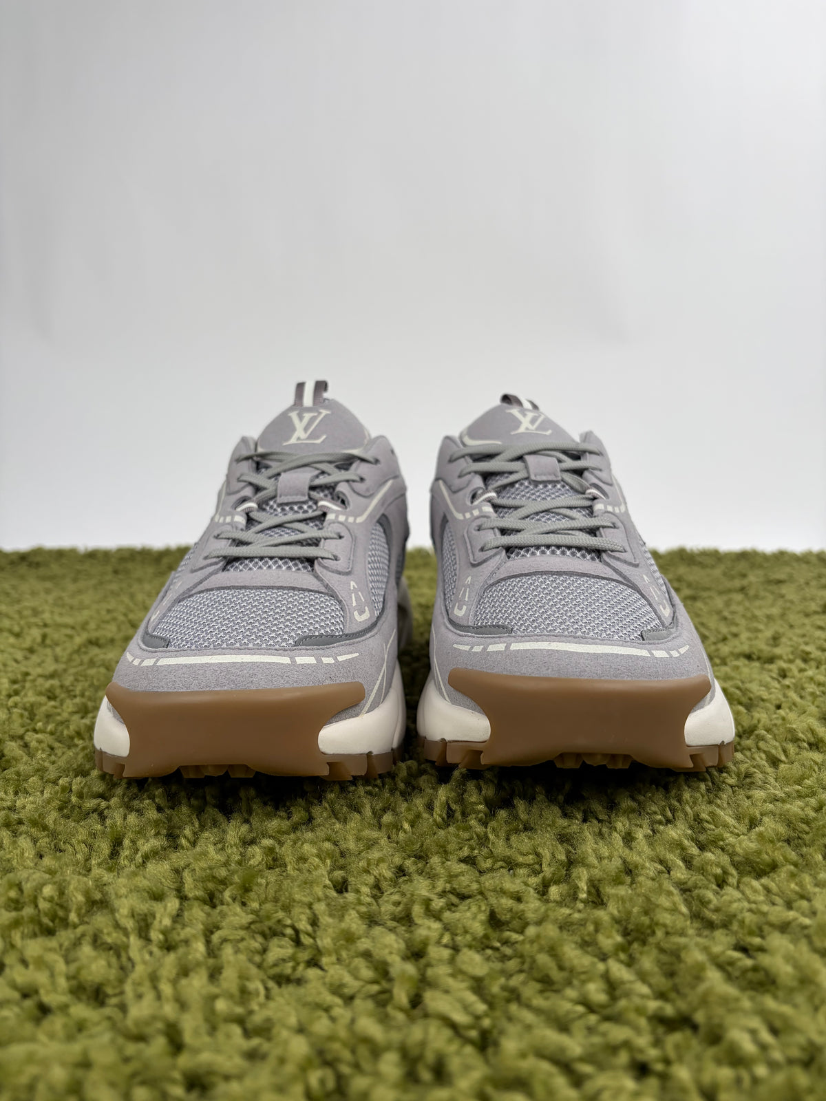 Louis Vuitton Tatic Runner Grigio 9