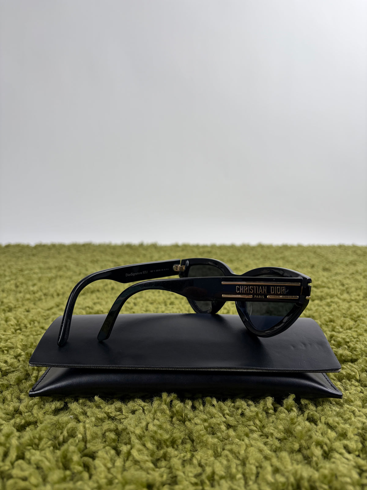 Occhiali Christian Dior Signature B2U In Acetato Nero con montatura a farfalla