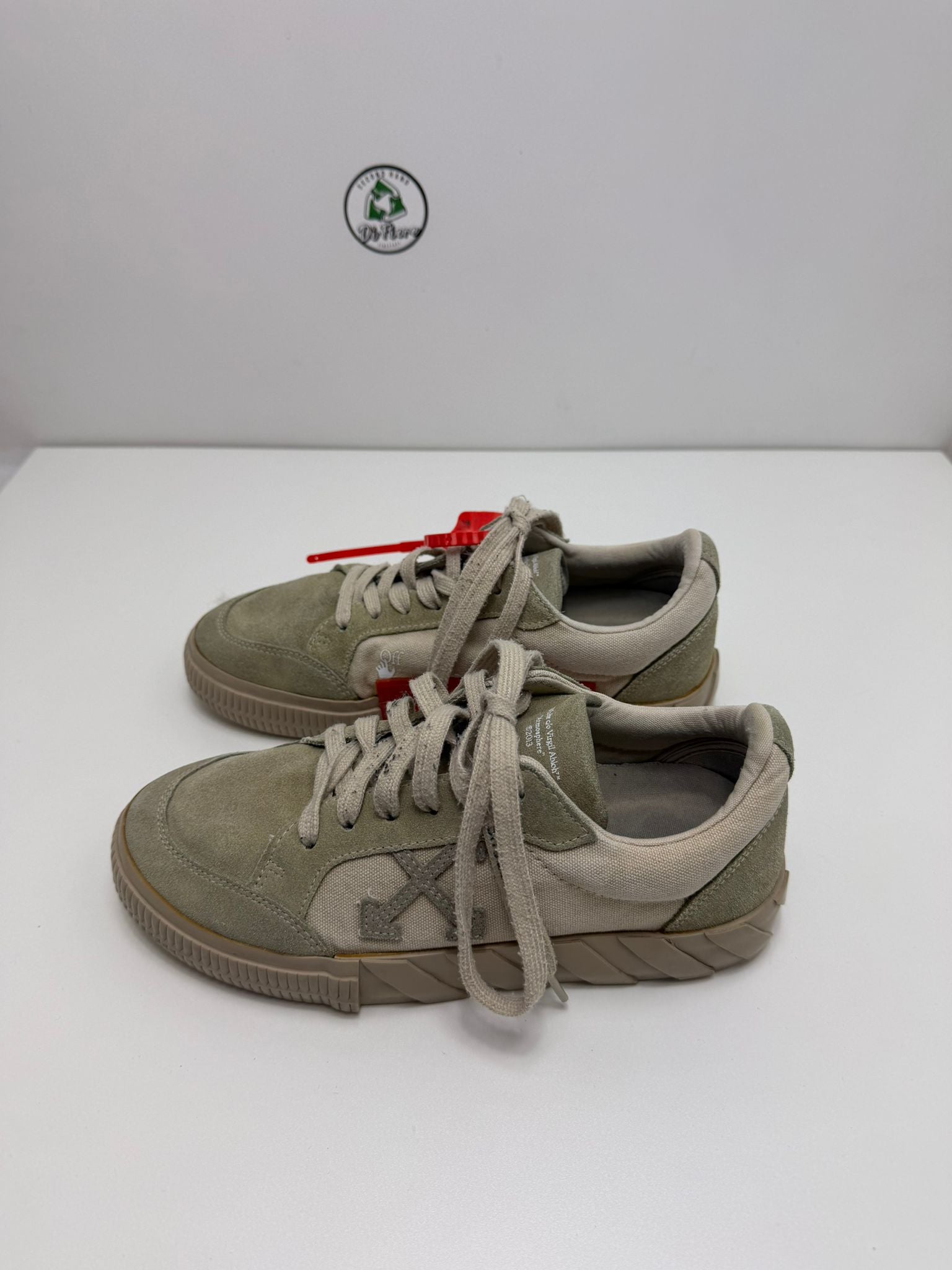 Off white 37 verde militare