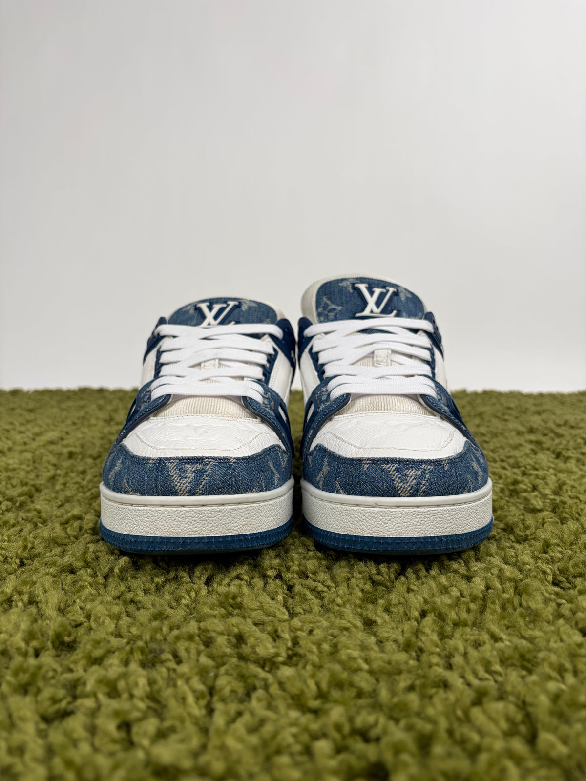 Louis Vuitton Trainer in Denim Blu 7.5