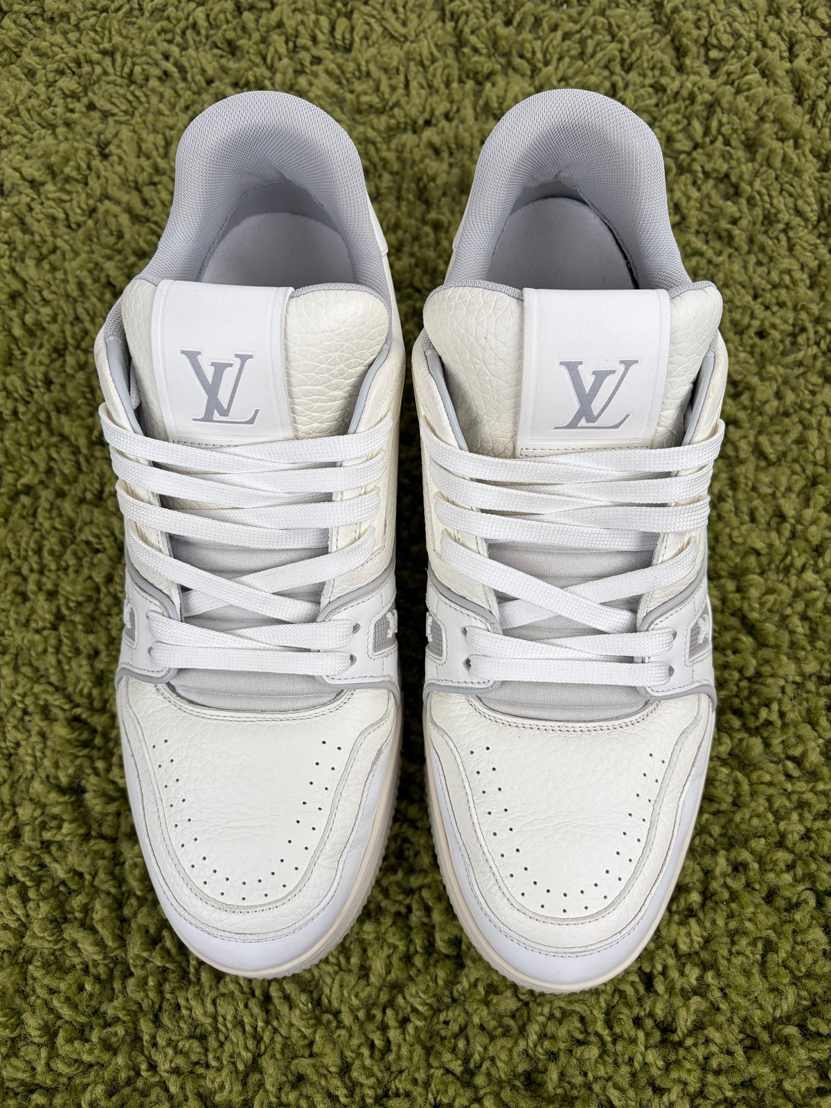 Louis Vuitton Trainer Bianca 7.5