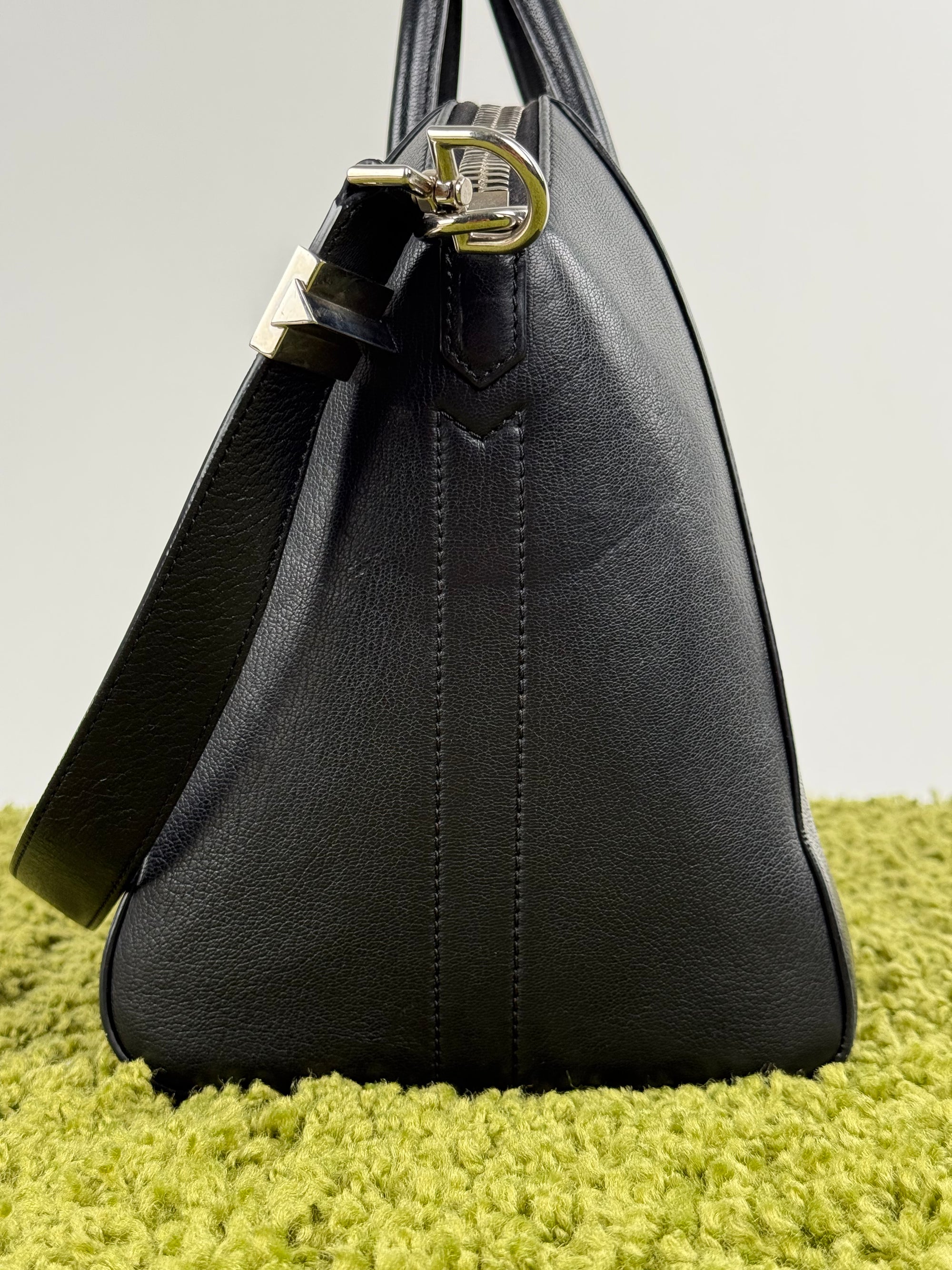 Borsa Antigona Givenchy in pelle Nera