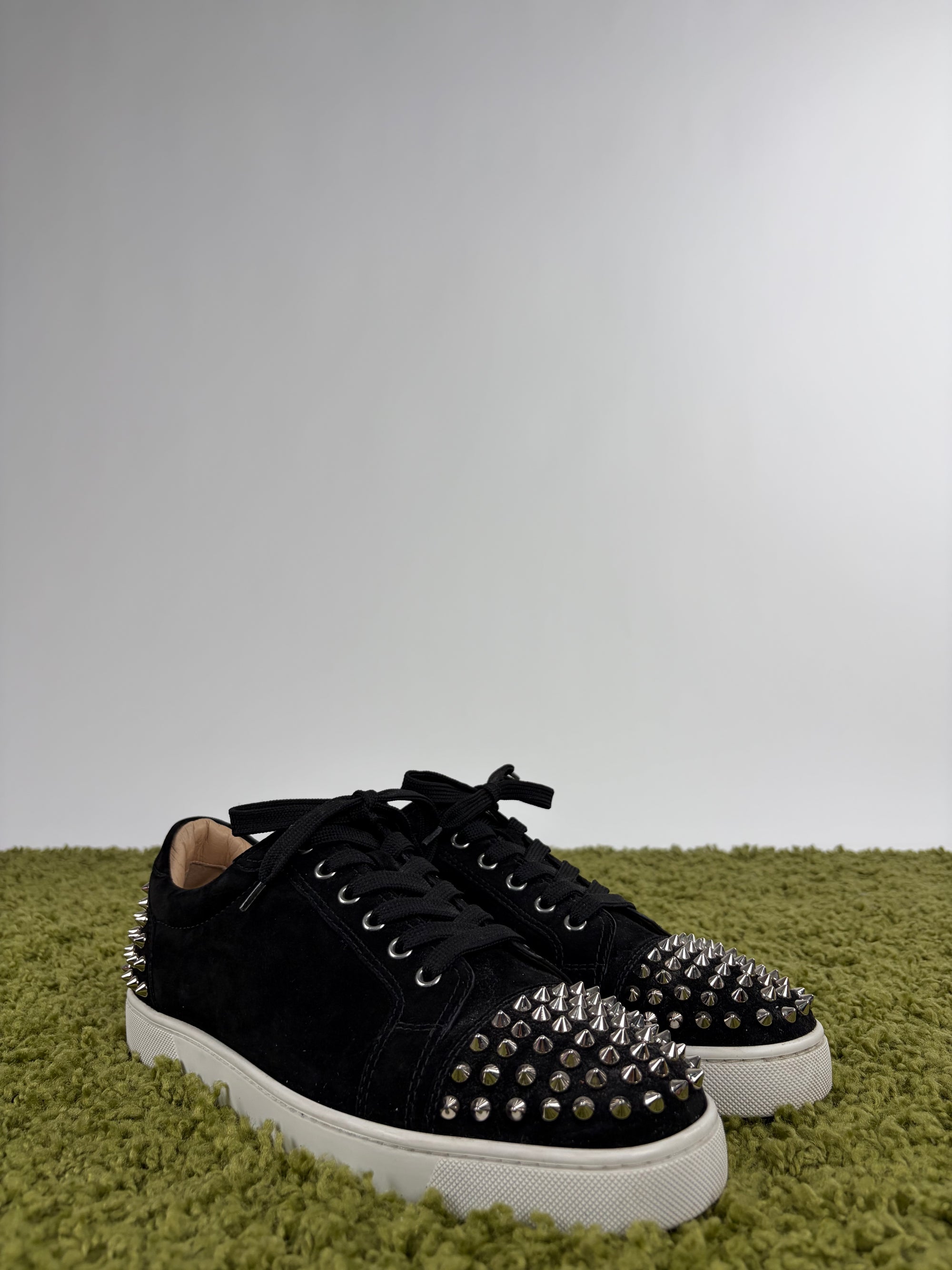 Louboutin basse Size 43 nere