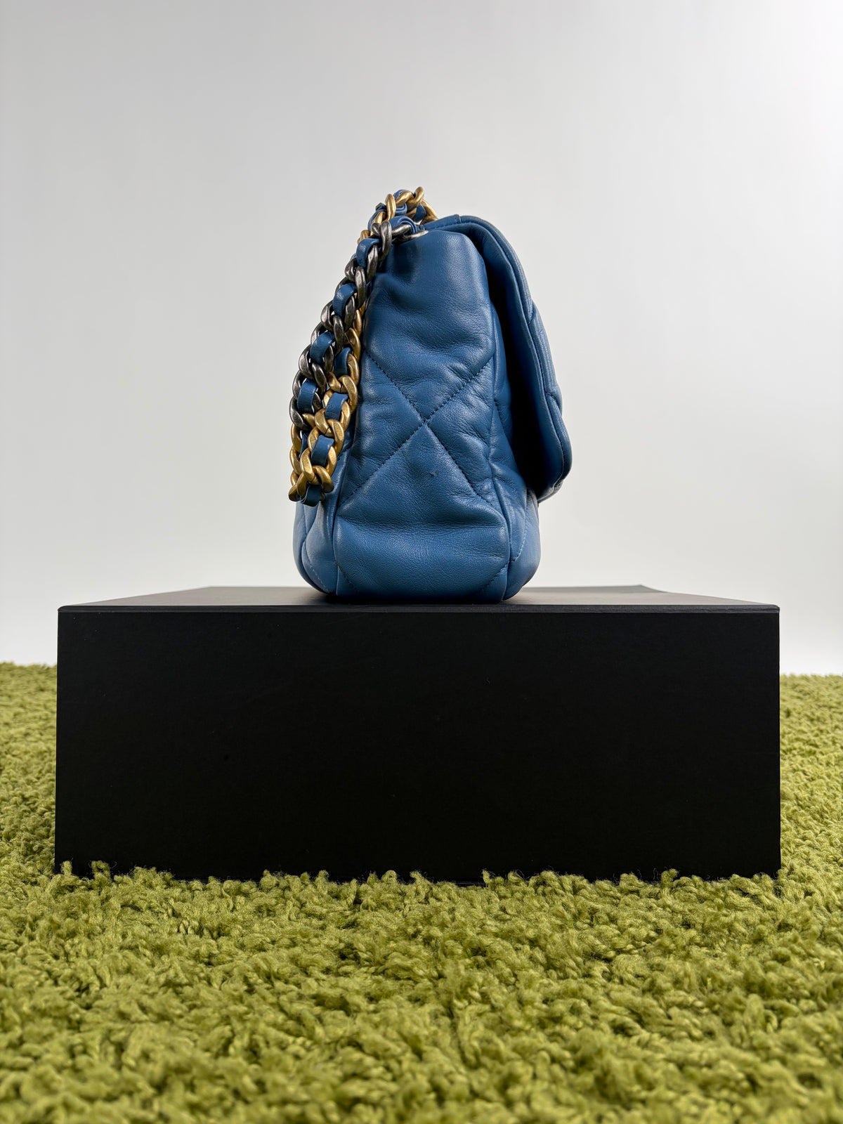 Borsa Chanel 19 Trapuntata in Pelle Azzurra