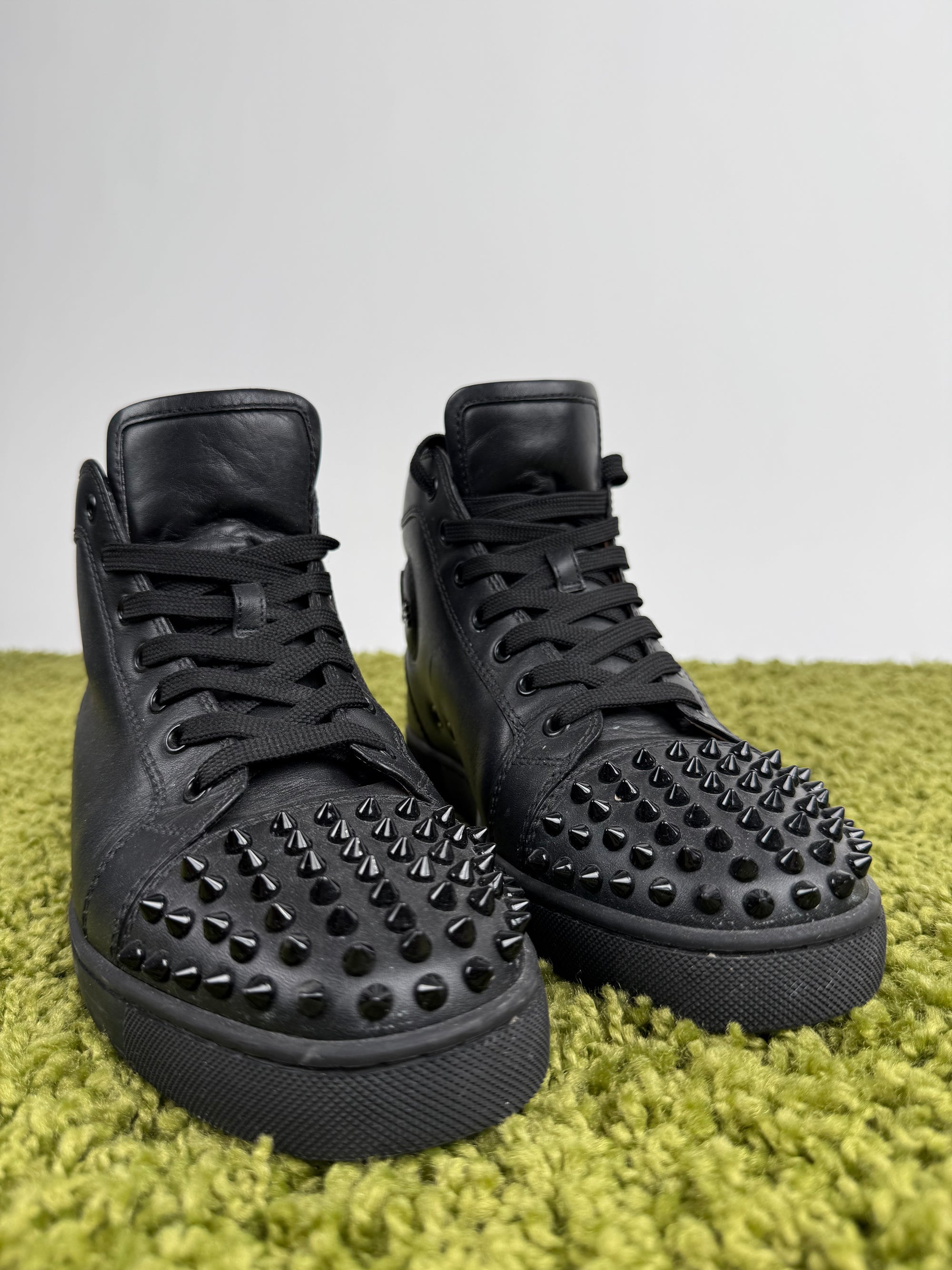 Christian Louboutin Spikes in Pelle Nera 40