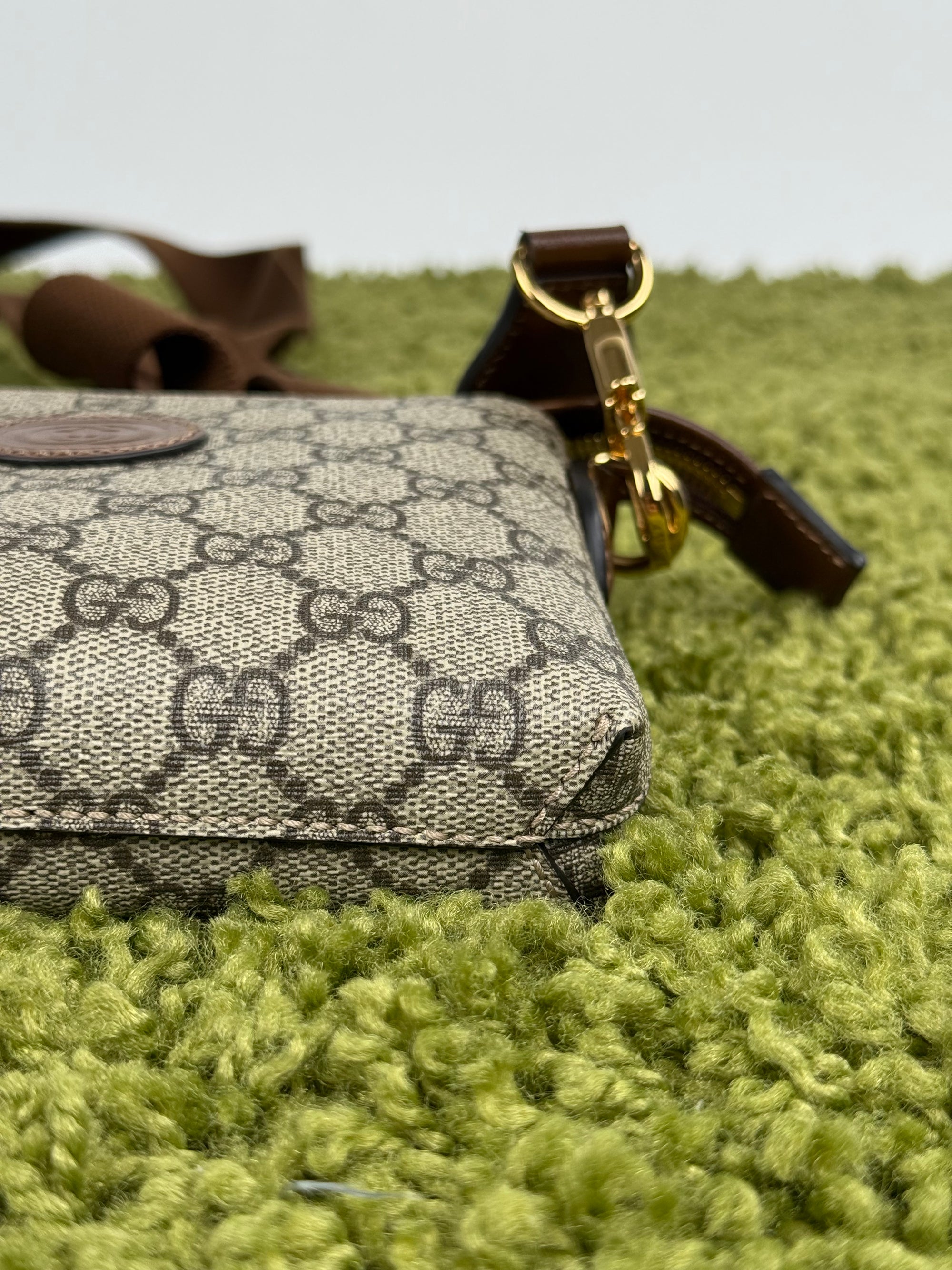 Borsa Gucci a tracolla con finitura in pelle Beige