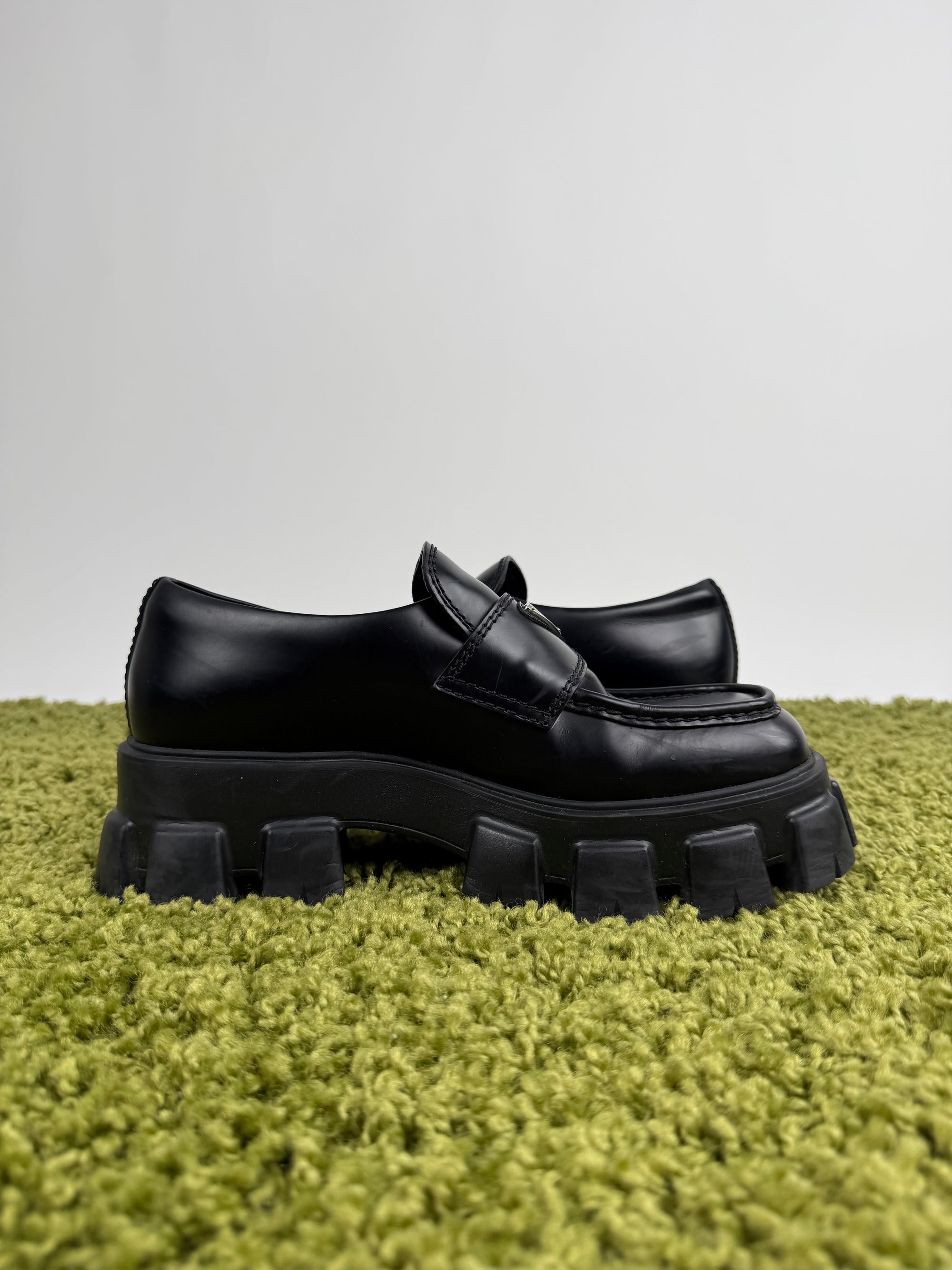 Mocassini Prada Neri in pelle 8.5