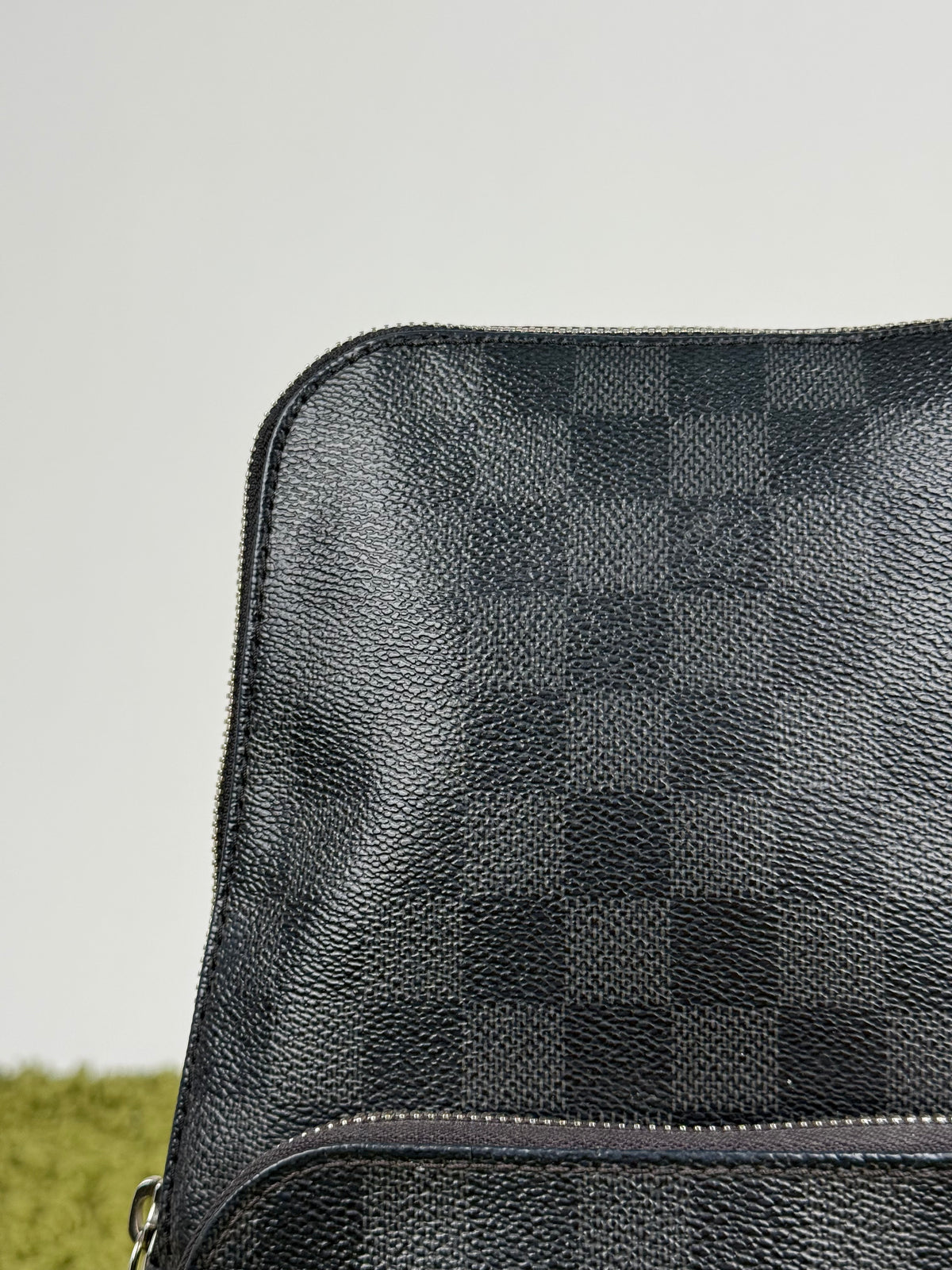Mono spalla Louis Vuitton Avenue Sling Nero