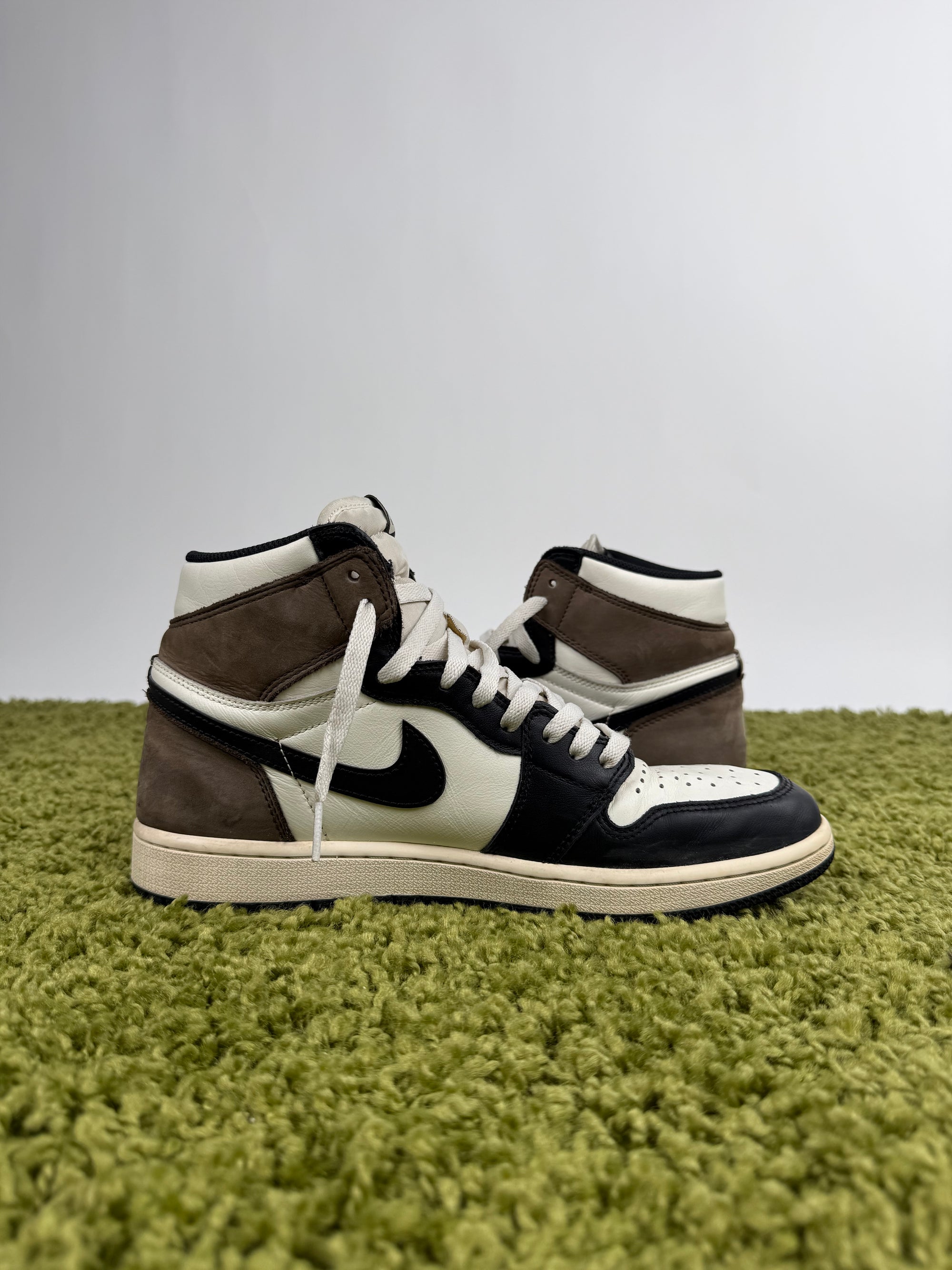 Jordan 1 Retro High Dark Mocha 44