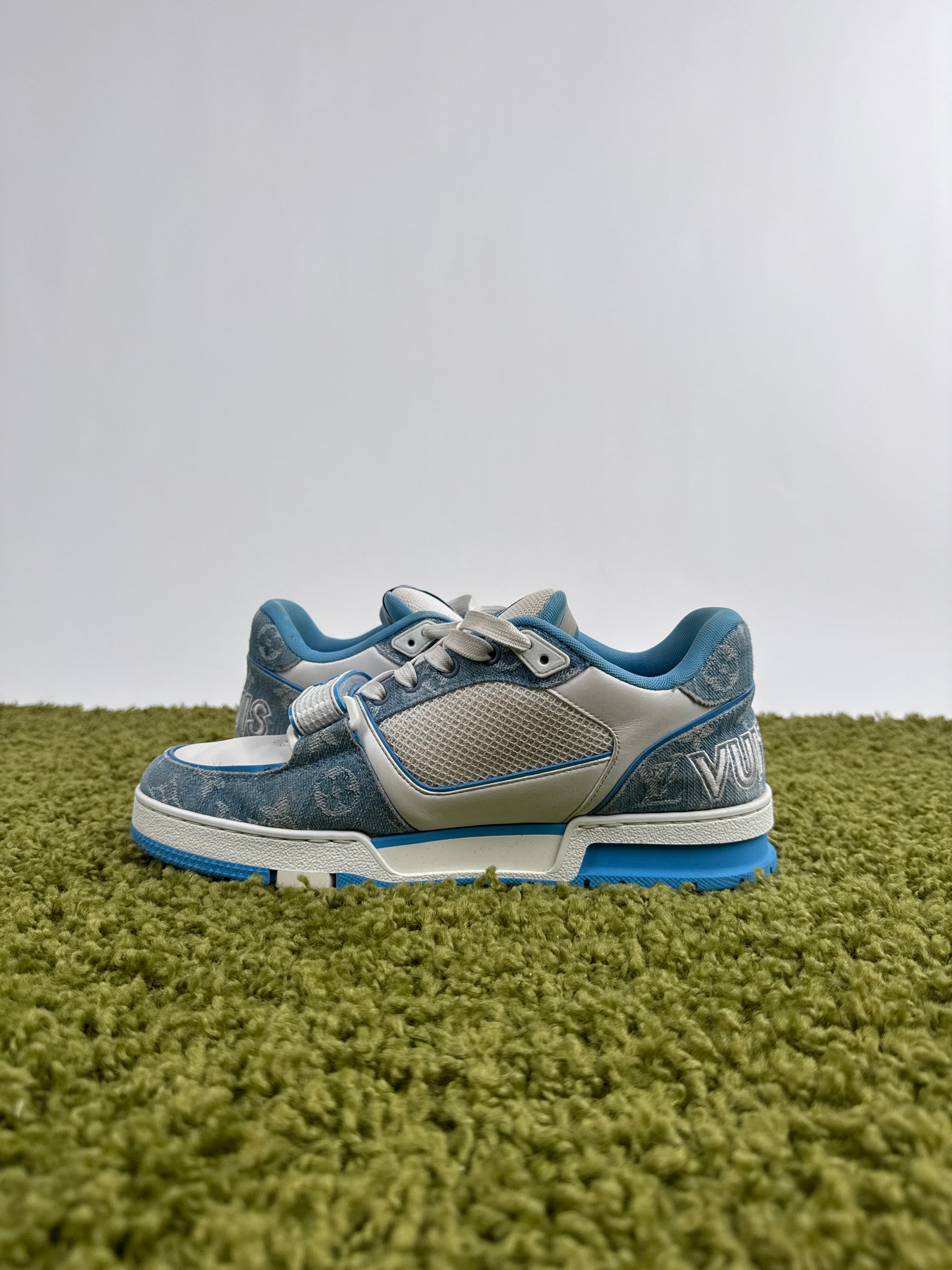 Louis Vuitton Trainer 42 veste 43