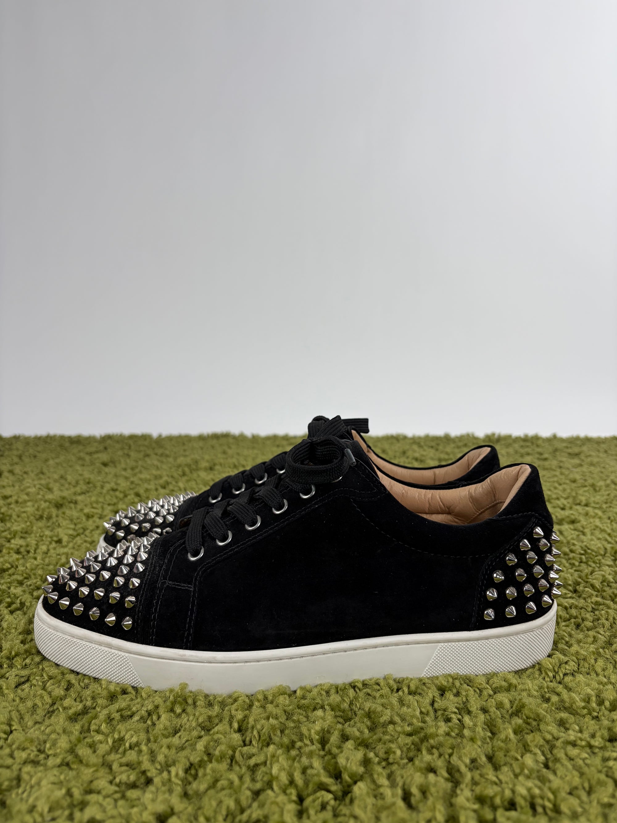 Louboutin basse Size 43 nere