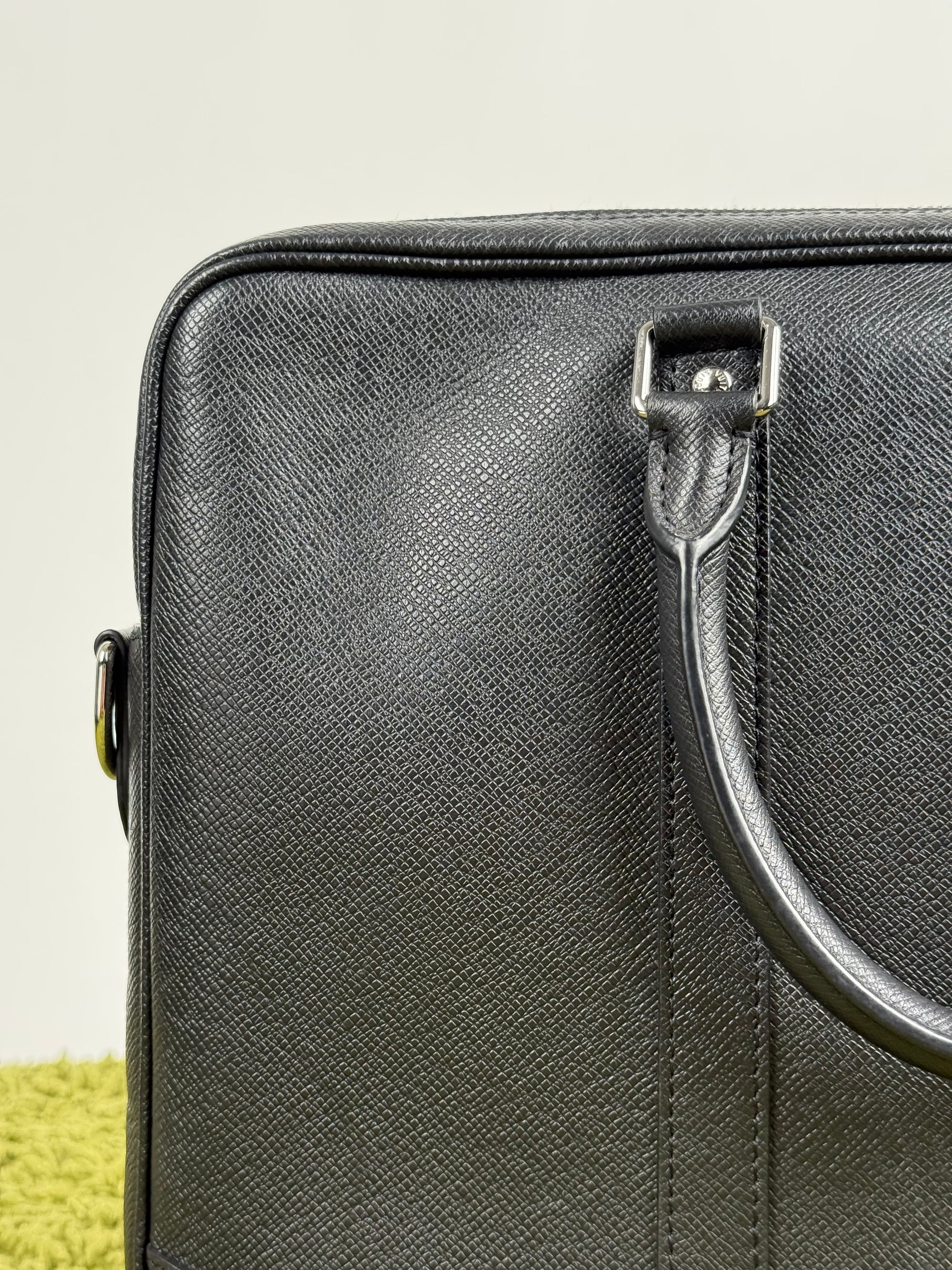 Portadocumenti Voyage Louis Vuitton Grigio