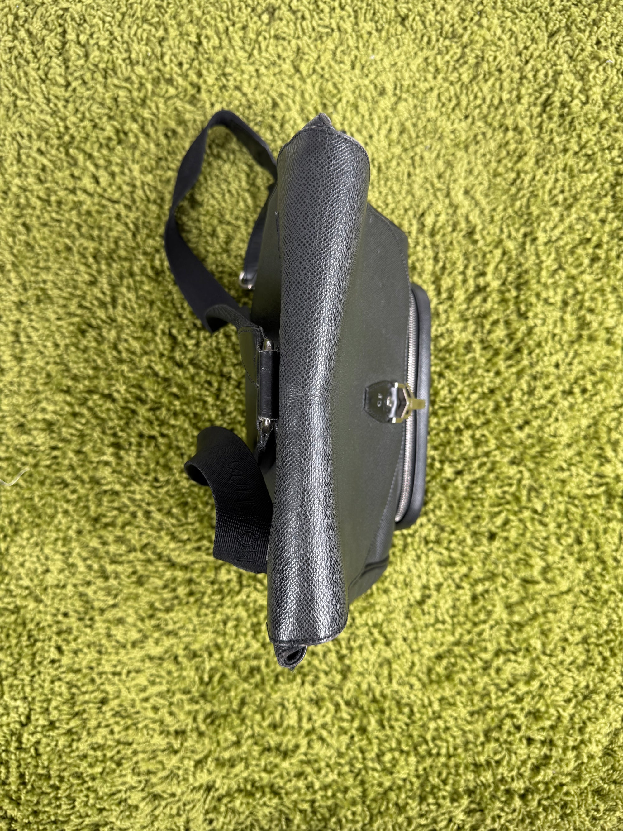 Zaino Cassiar Louis Vuitton in pelle Taiga Nero