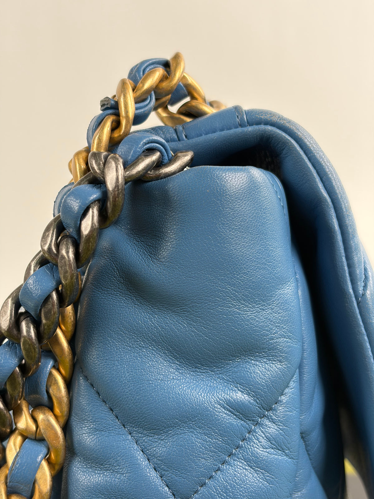 Borsa Chanel 19 Trapuntata in Pelle Azzurra