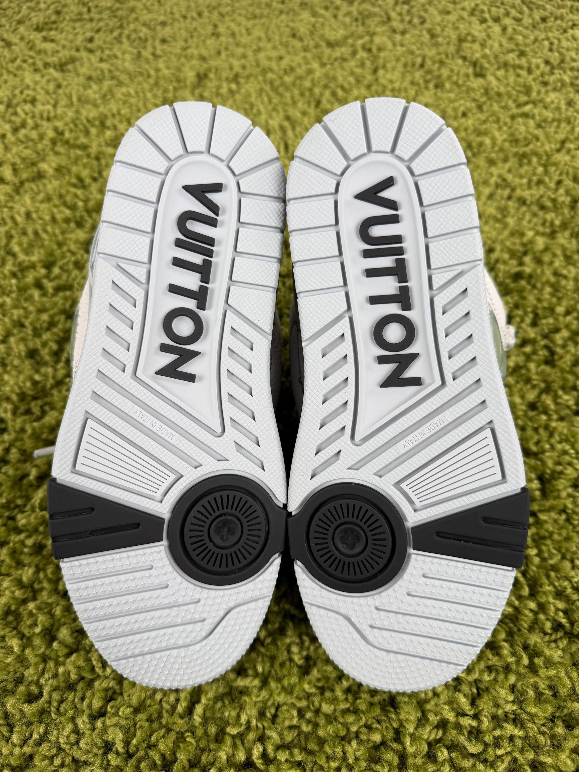 Louis Vuitton Skate Grigia 2
