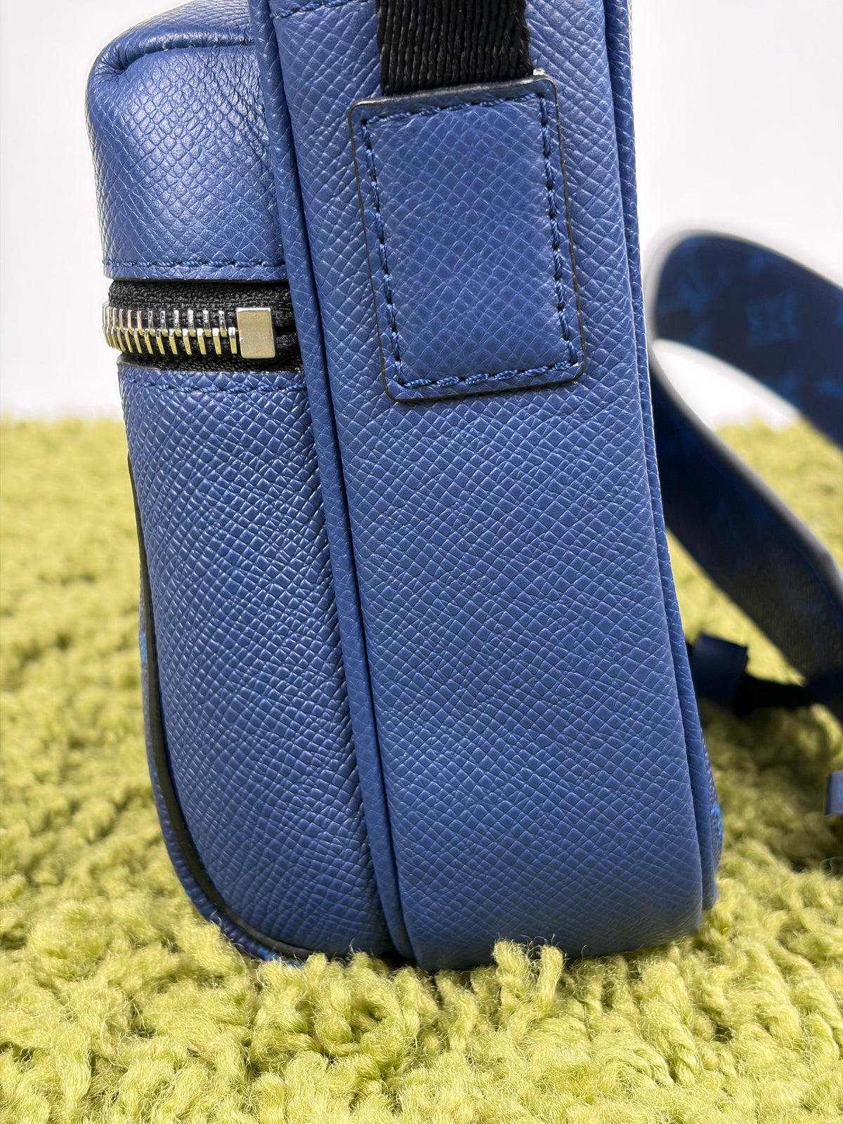 Borsa Louis Vuitton Outdoor Messenger Blu