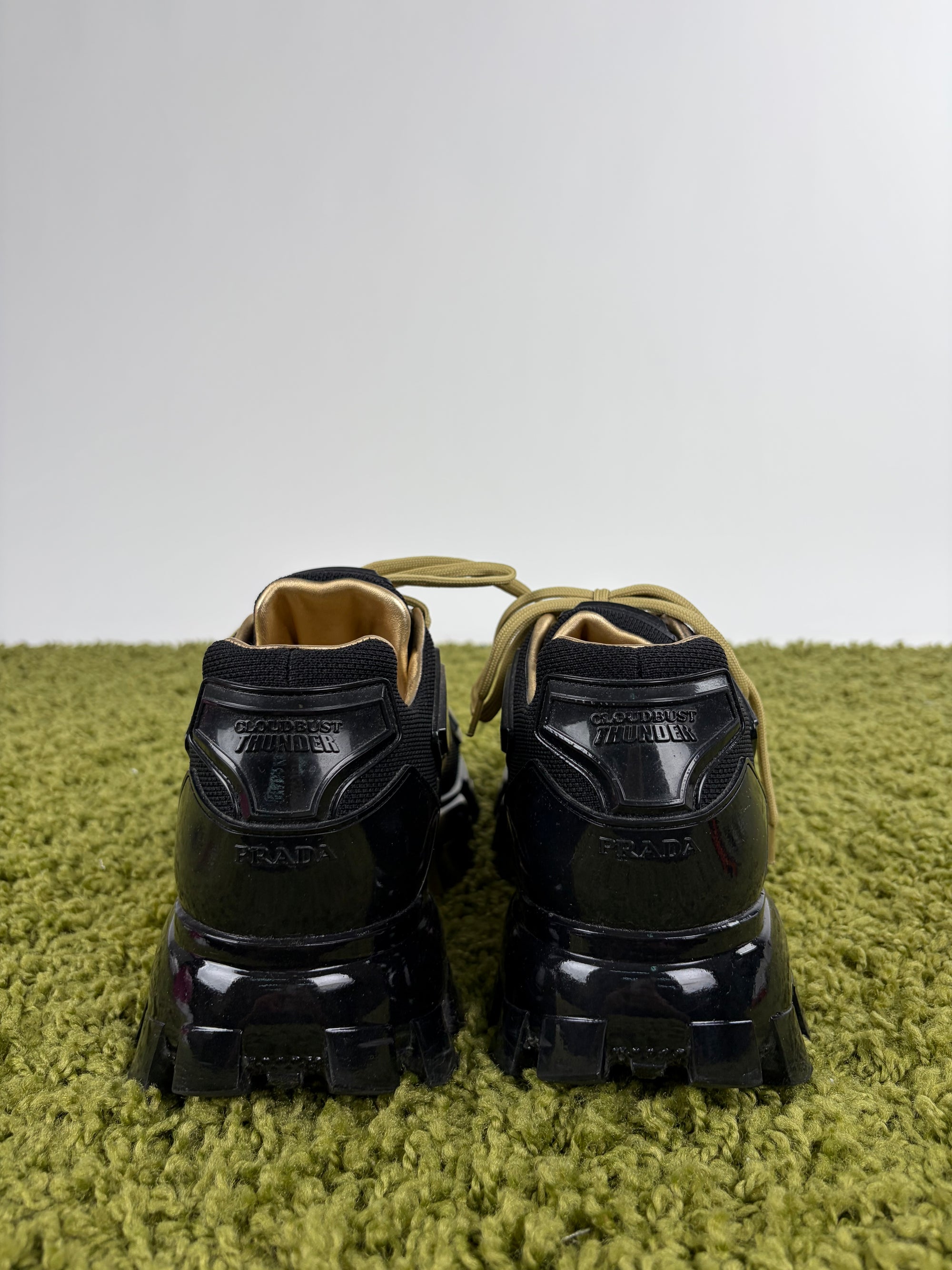 Prada Thunder Size 9.5=43.5 calza 44/44.5