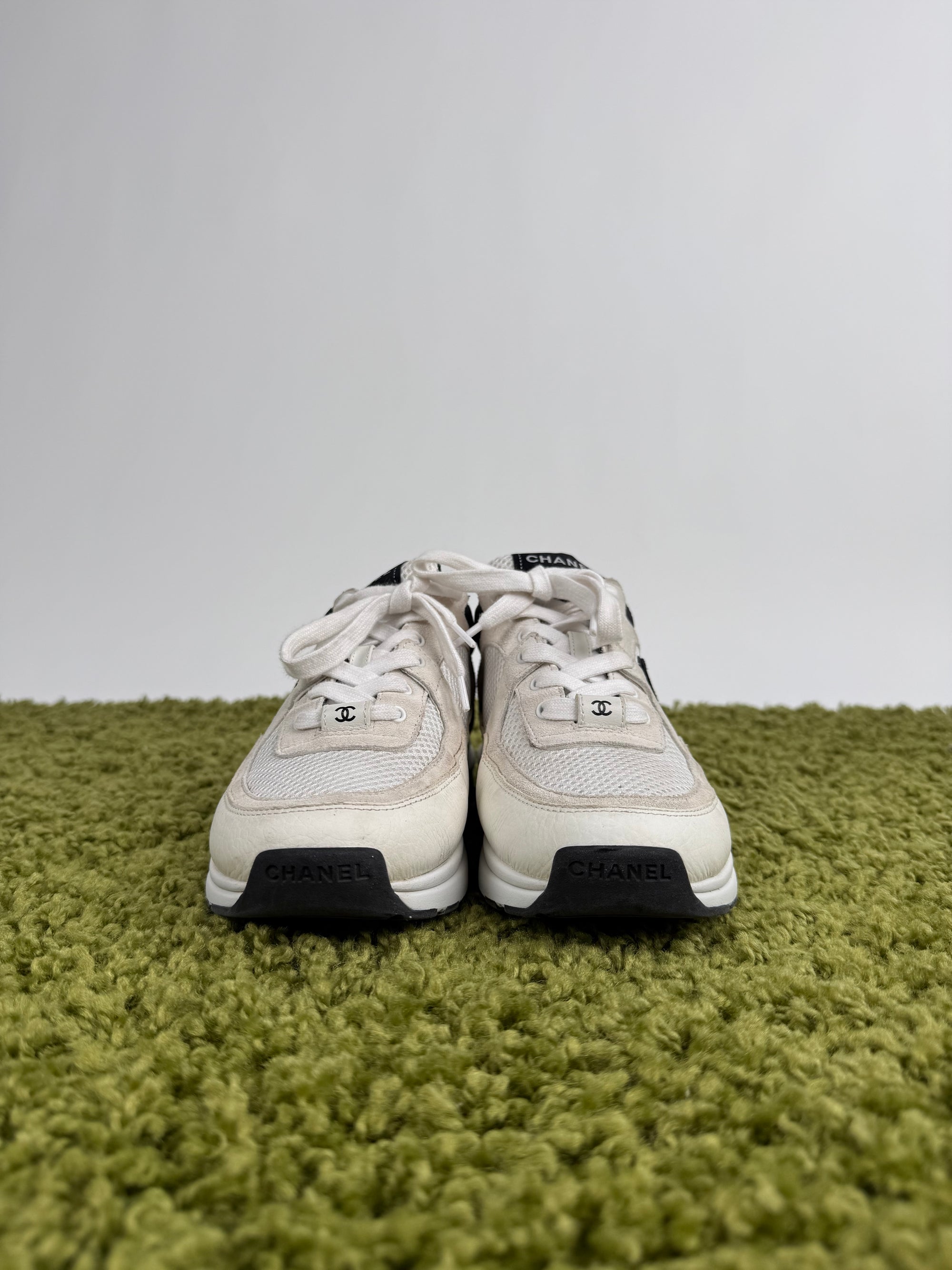 Chanel Low Top Trainer Bianca 37.5