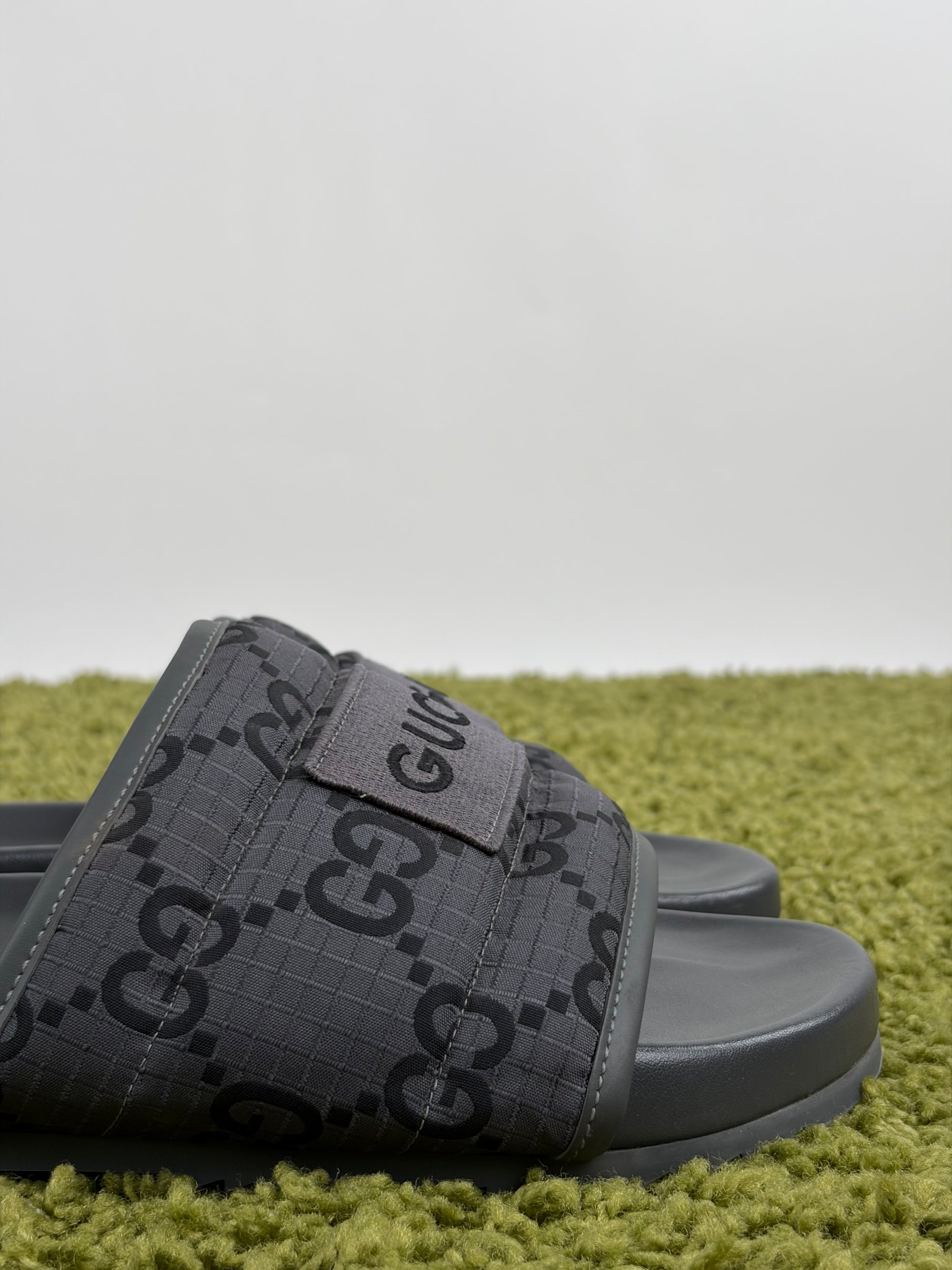 Sandali Gucci Size 7=40 grigi