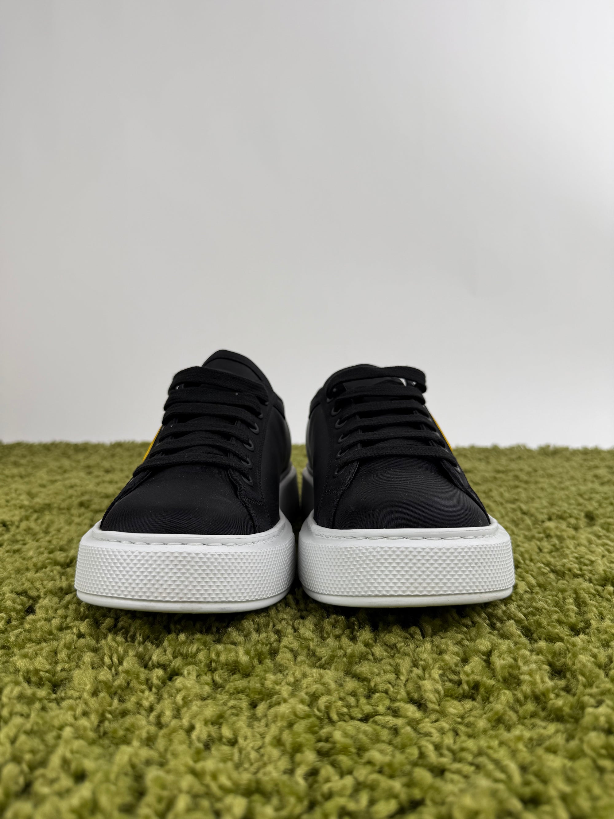 Sneaker In Nylon Prada Nere 9