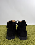 Louboutin Size 44 nere in camoscio