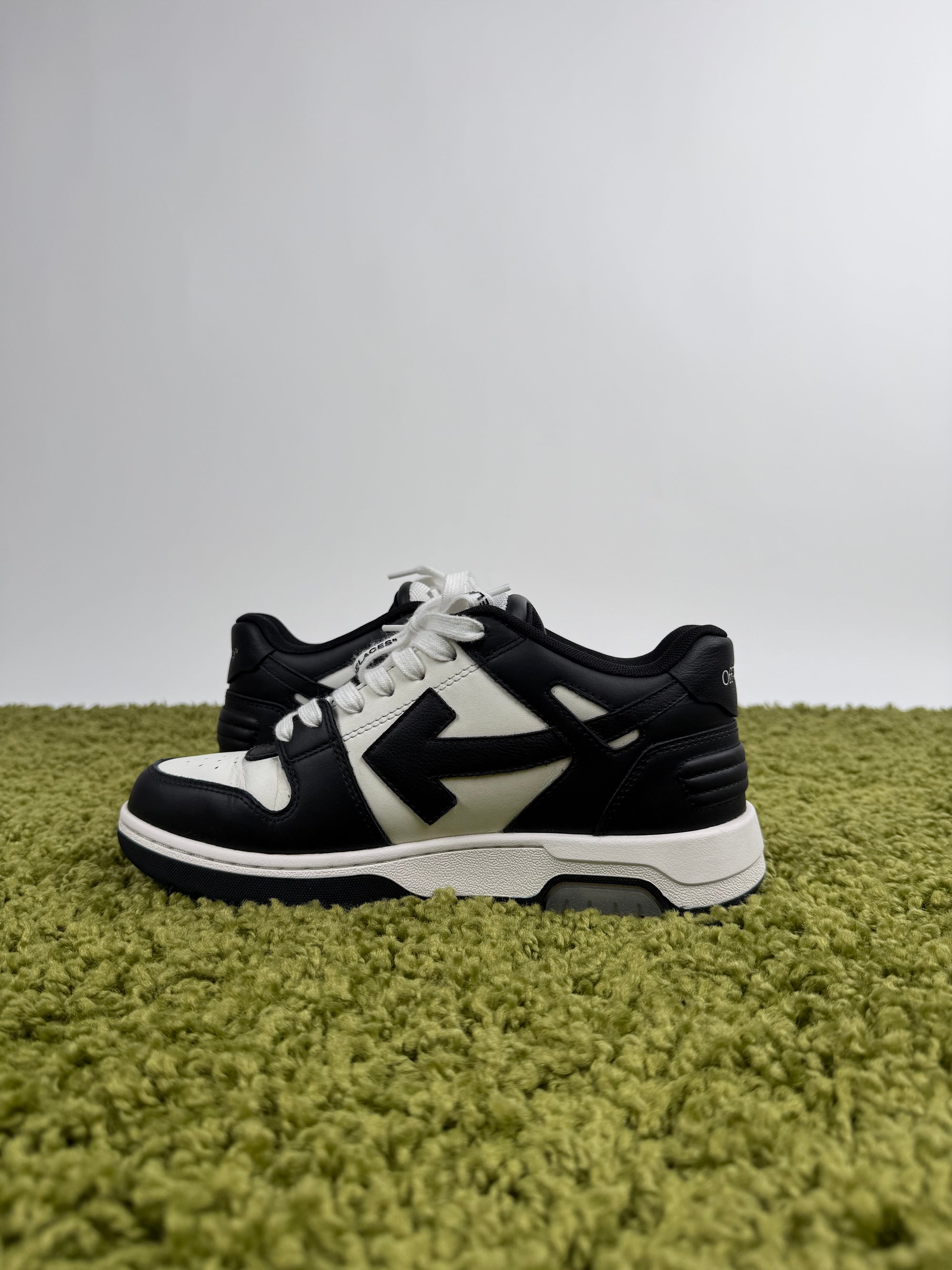 Off White Out Of Office 40