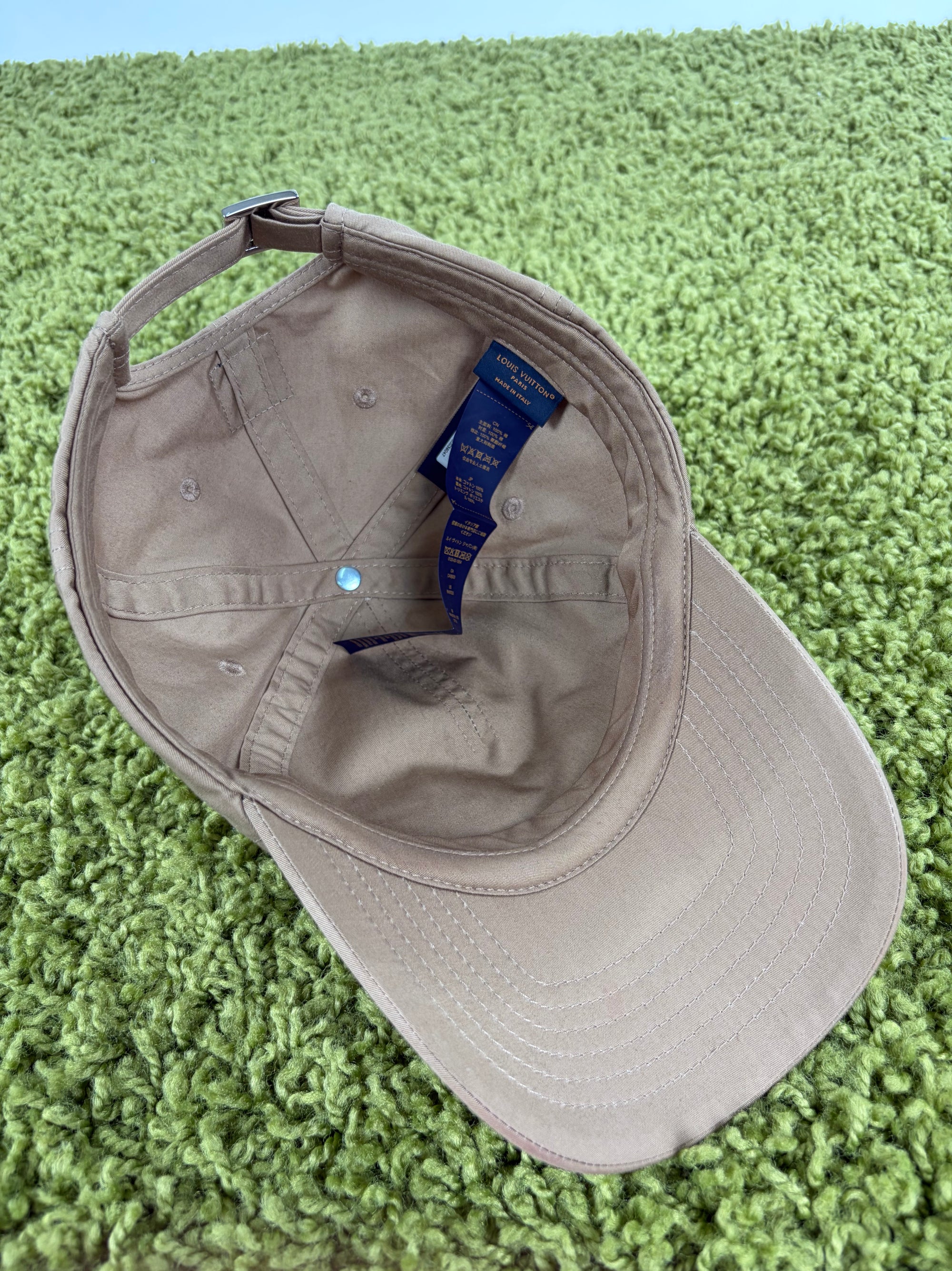Cappello Louis Vuitton SOO Family month gift guide
