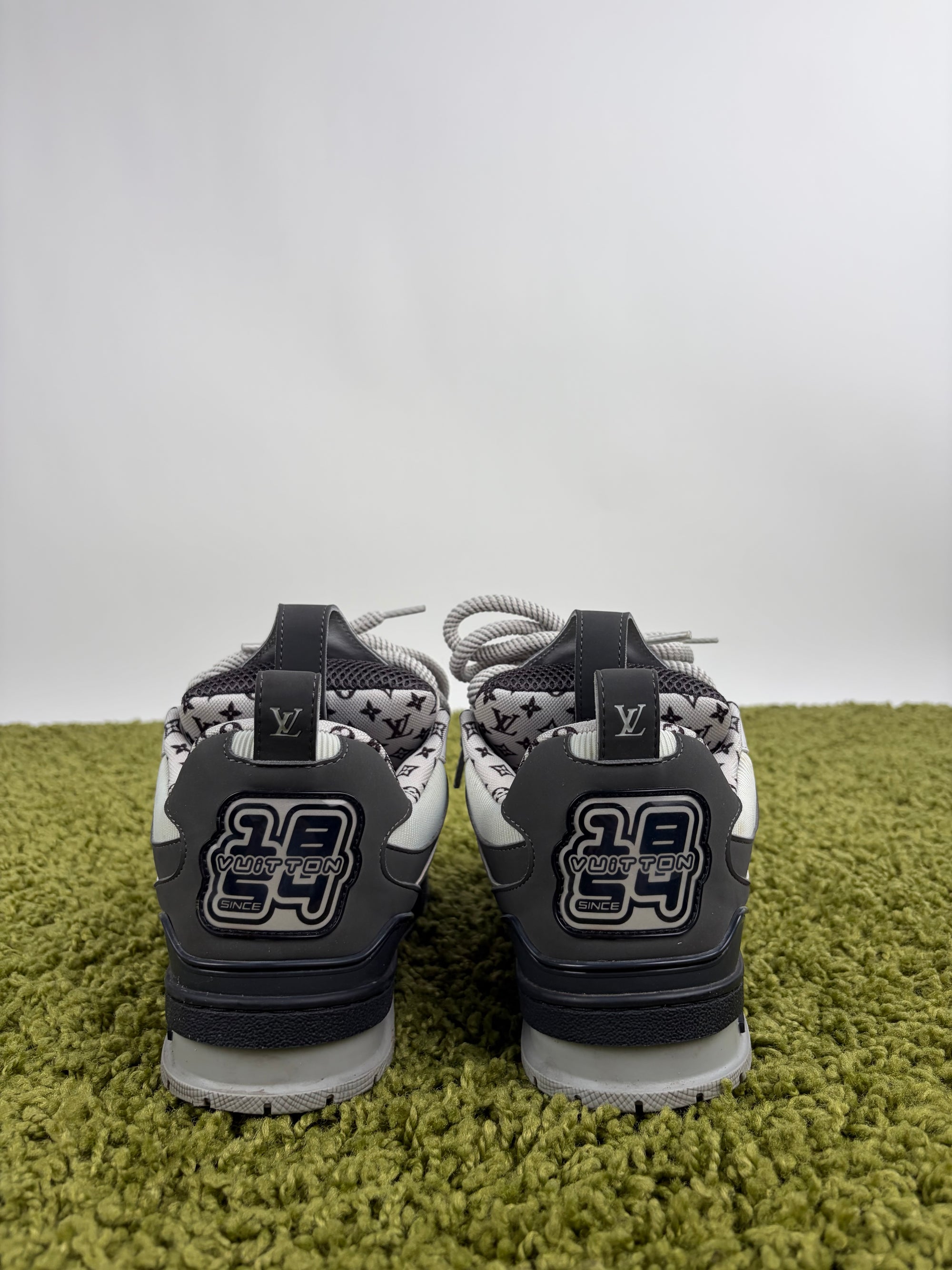 Louis Vuitton Skate Size 7.5=41.5 calza 42.5 grigie