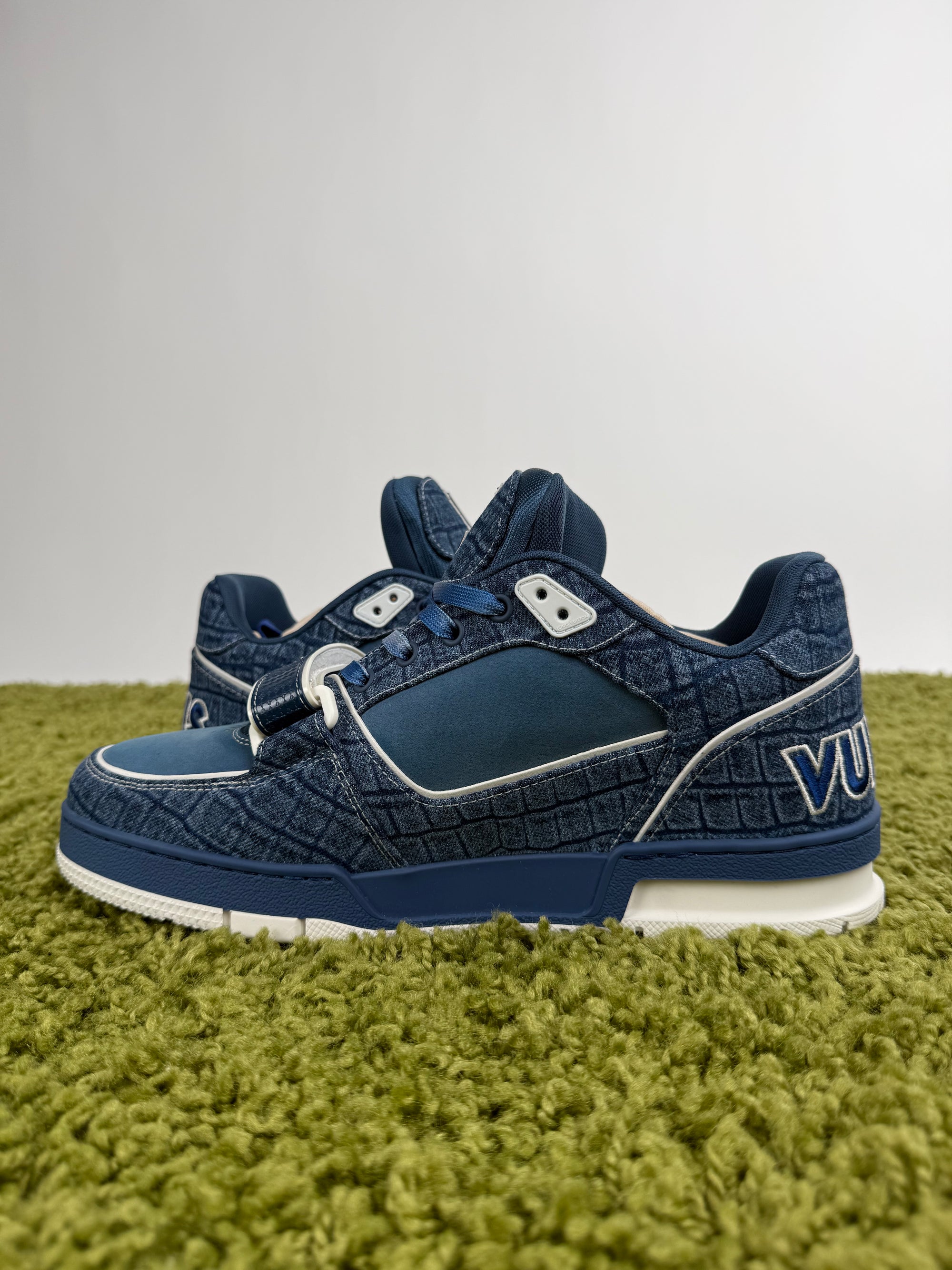 Louis Vuitton Trainer in Denim Blu 9.5