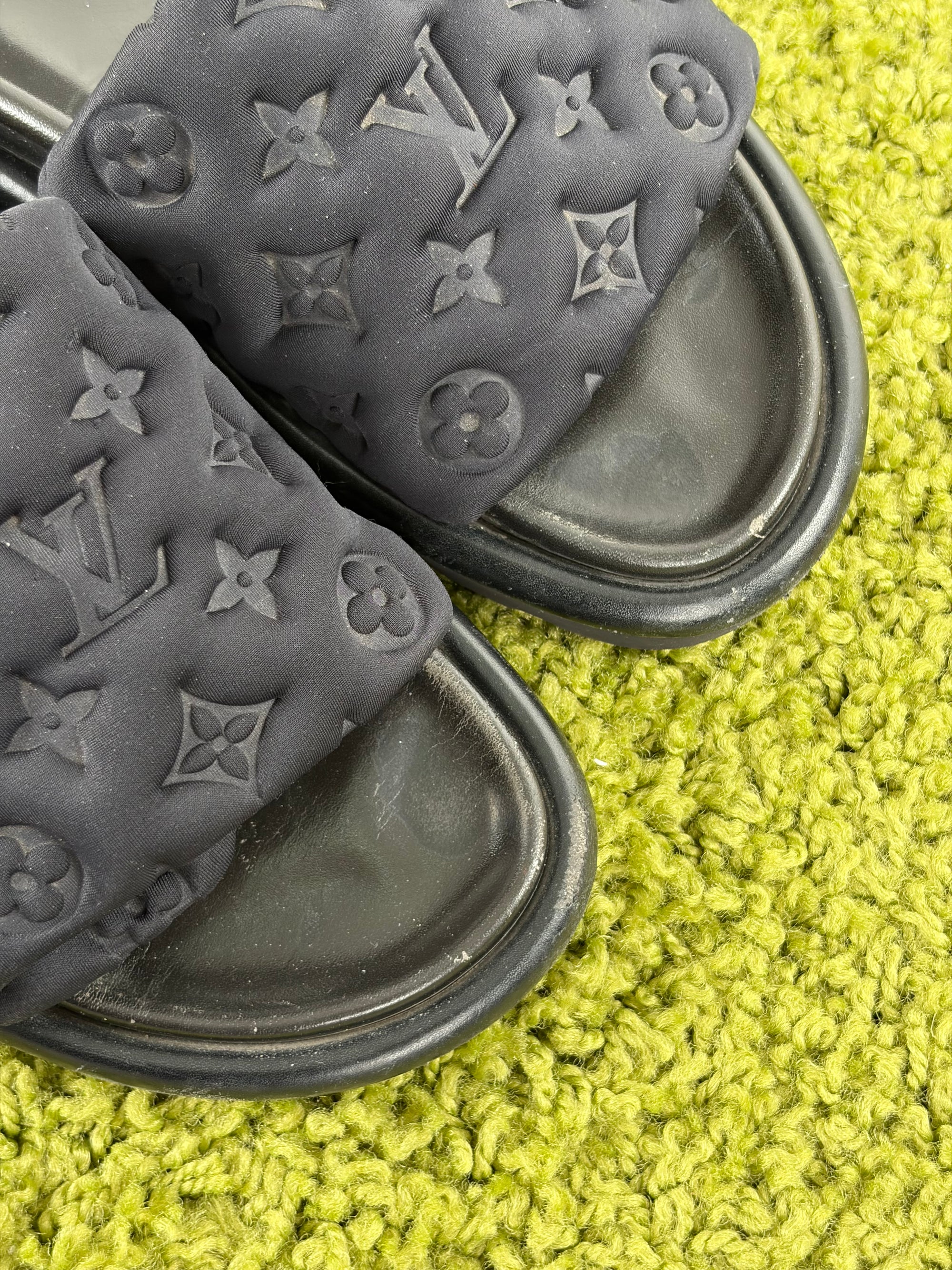 Sandali Louis vuitton Mule bassa pool pillow Size 40 neri