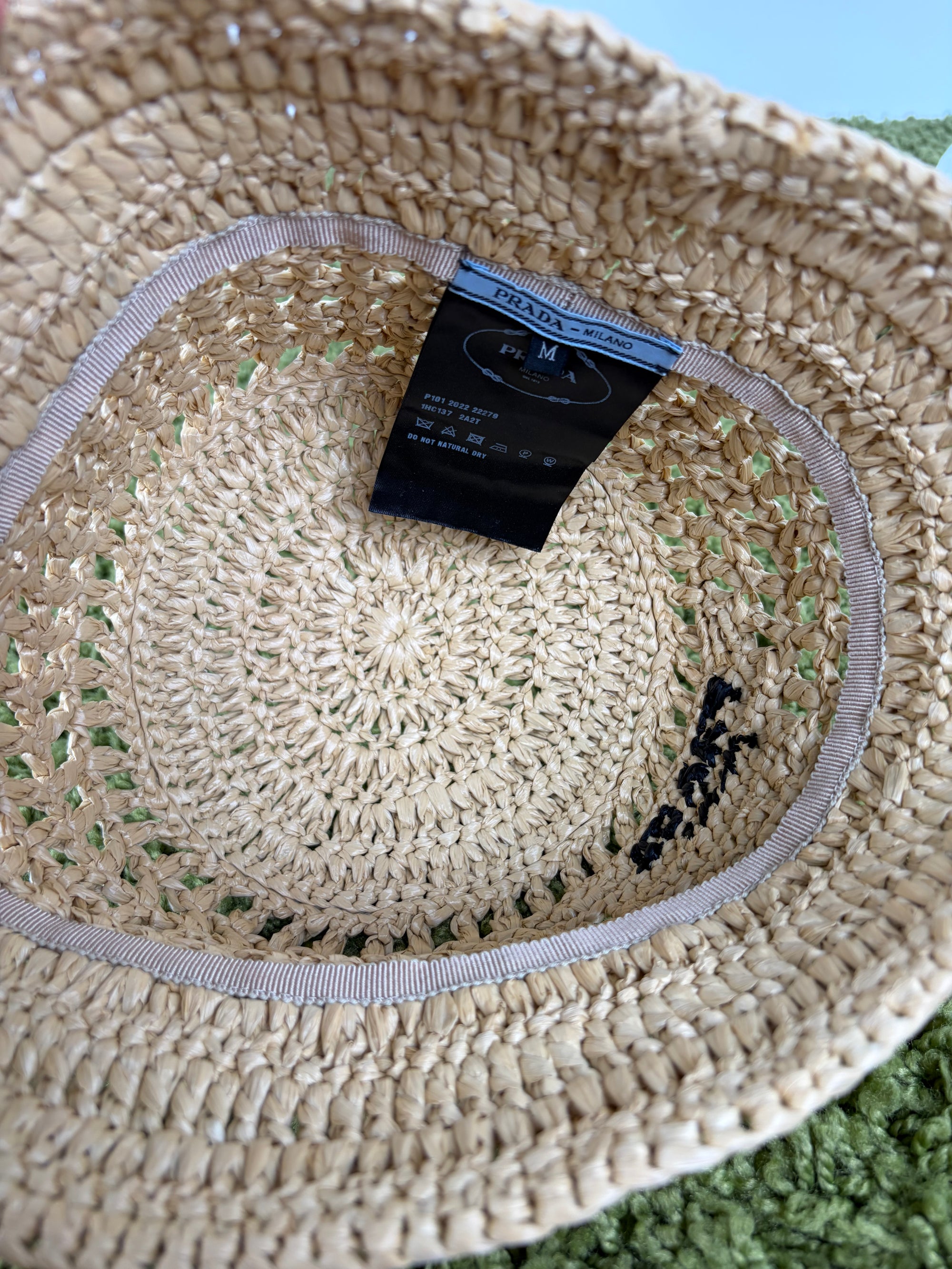 Cappello Prada beige