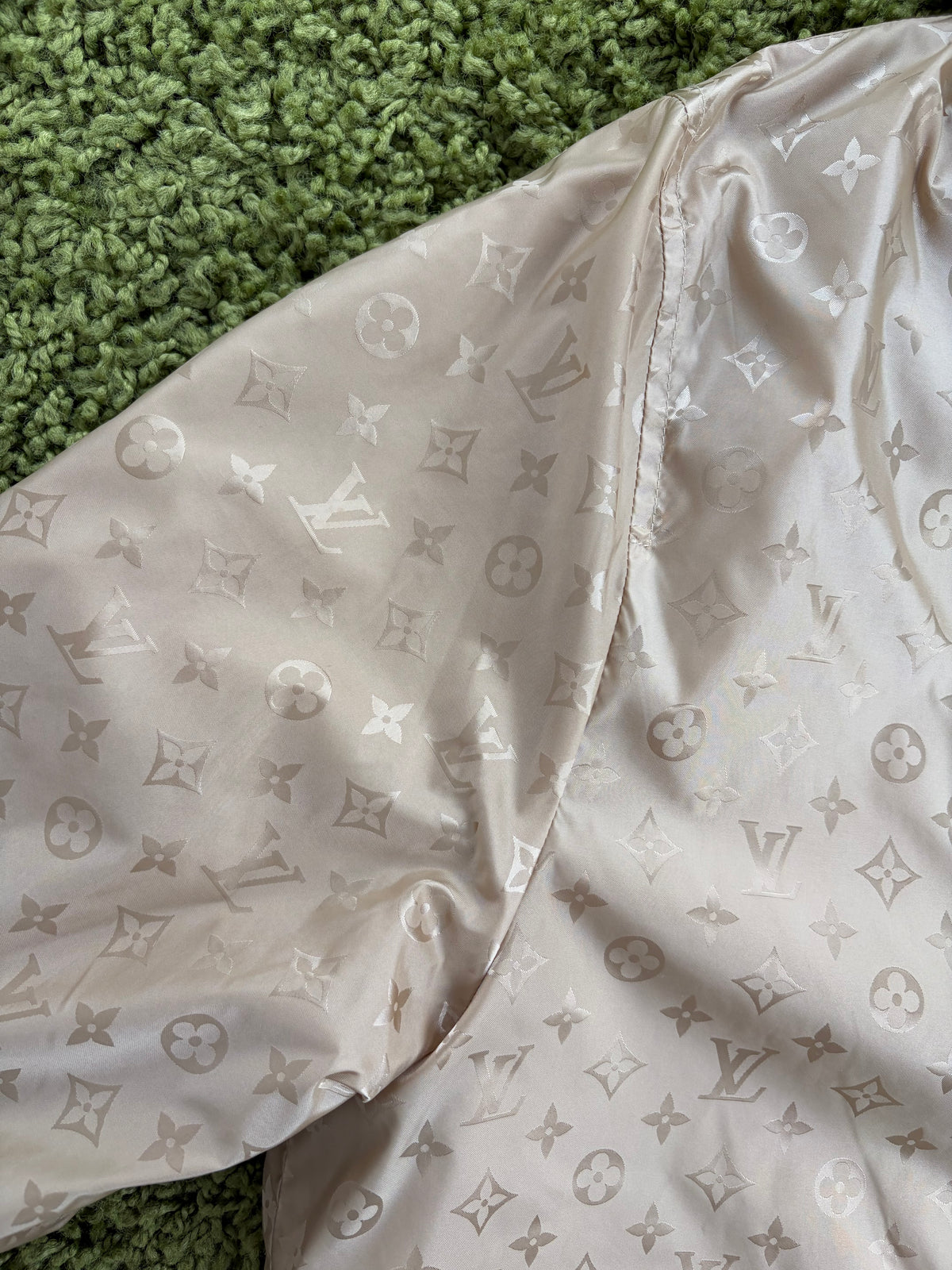 Giacca a vento Louis Vuitton Reversibile Monogram Oro 52