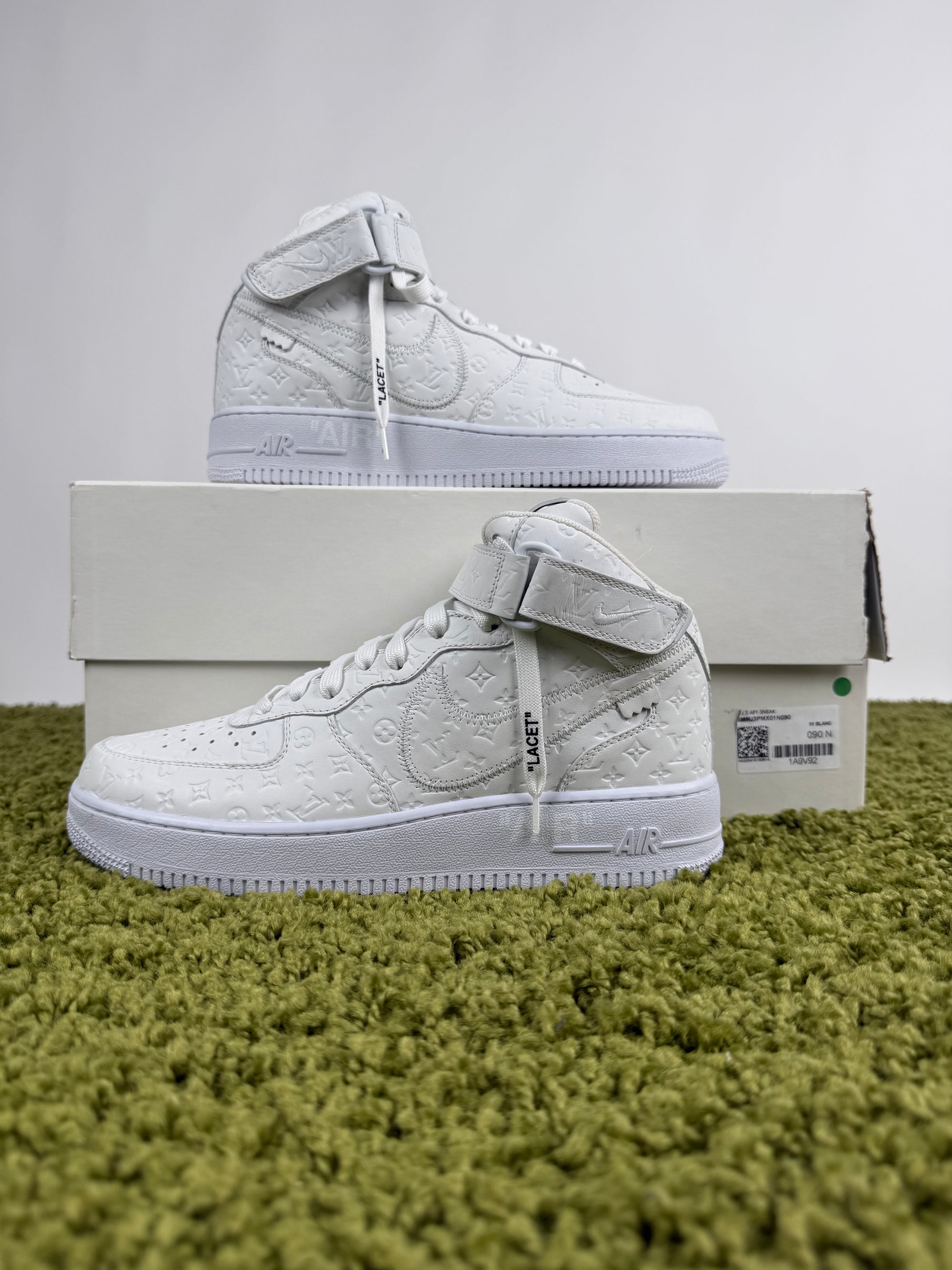 Louis Vuitton x Nike air force 1 High 42