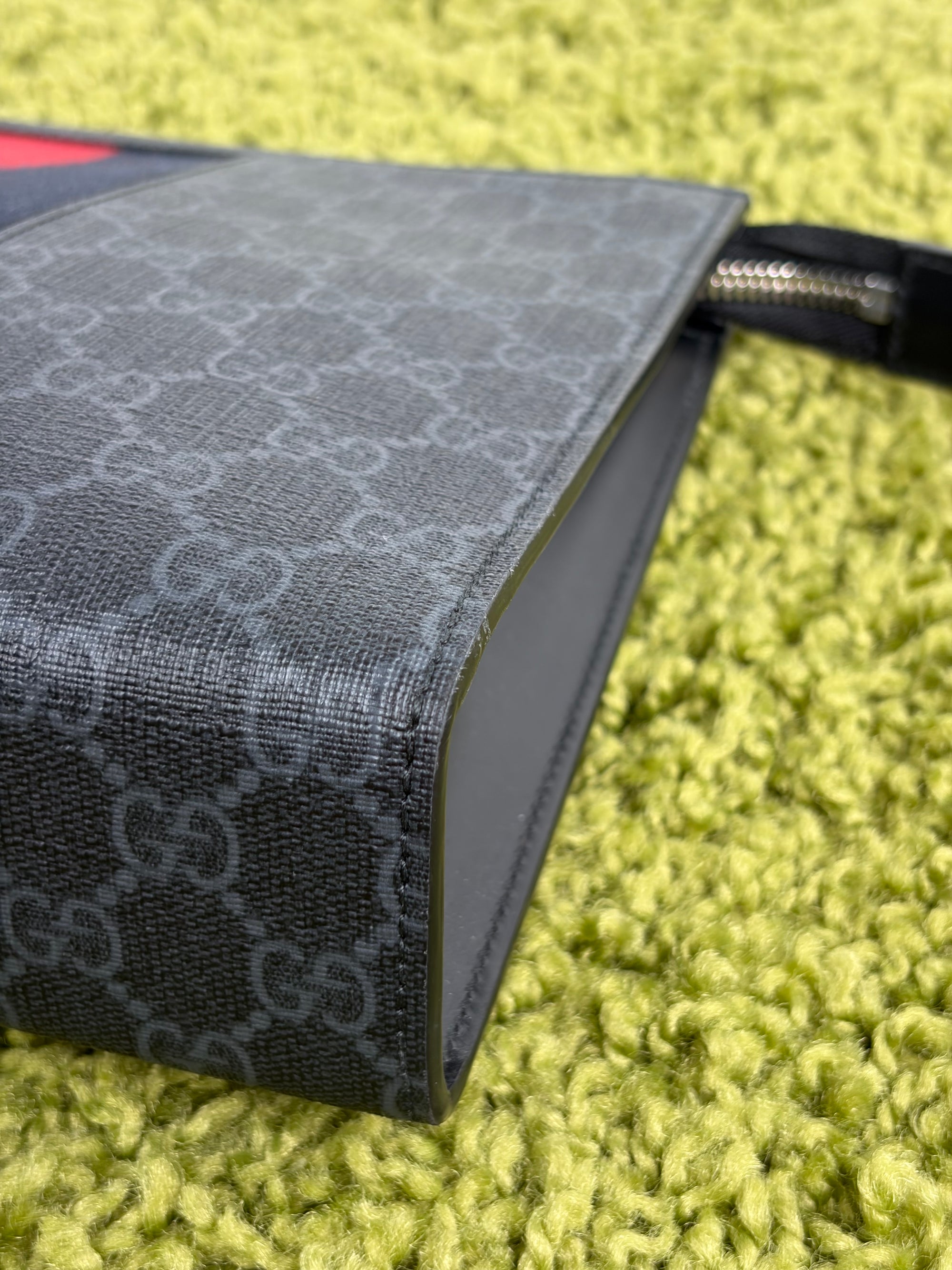 Pochette Gucci nera blu e rossa