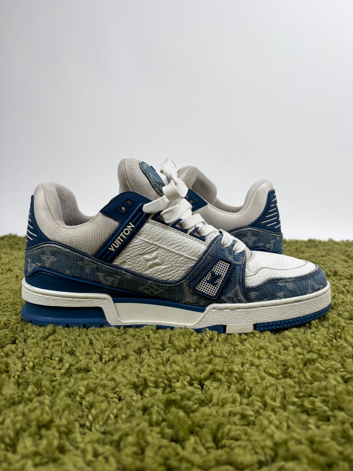 Louis Vuitton Trainer in Denim Blu 7.5